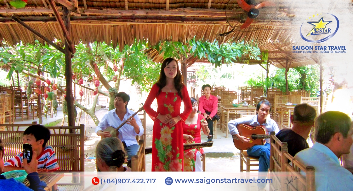 Nghe đờn ca tài tử - Tour Sài Gòn Củ Chi Mỹ Tho Bến Tre 3 ngày 2 đêm