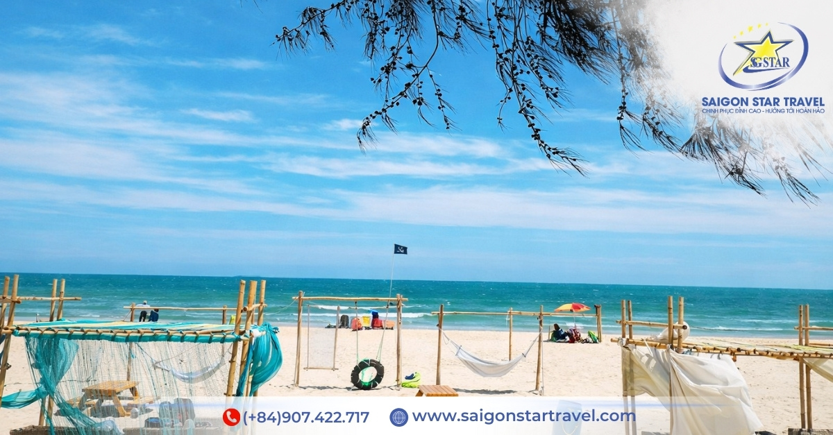 Thỏa thích tắm biển Cam Bình trong xanh - Tour Cắm Trại Biển Cam Bình 2 ngày 1 đêm