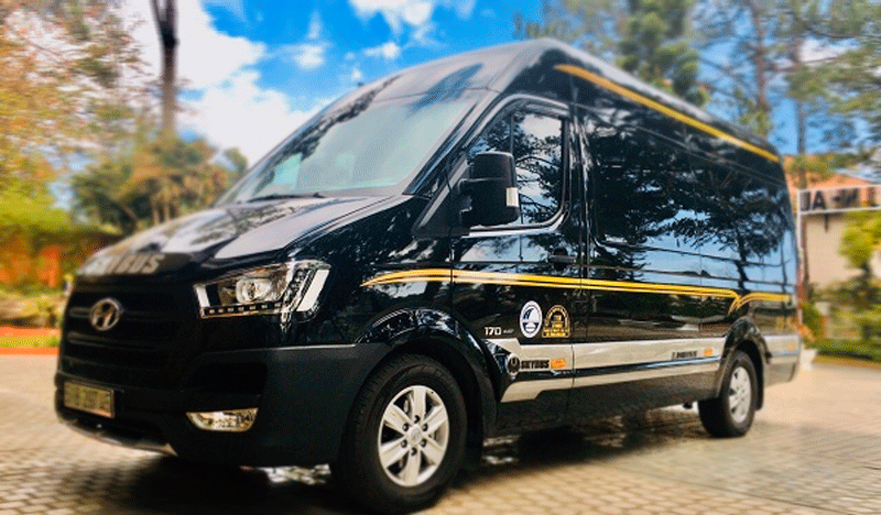 Cho Thuê Xe Limousine 12 Chỗ Tại TpHCM