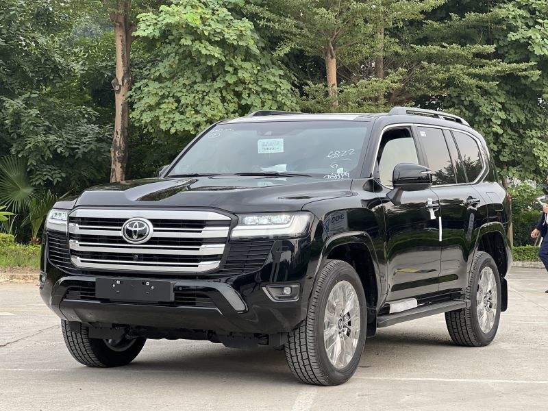 LAND CRUISER