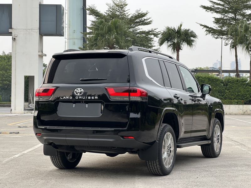 LAND CRUISER