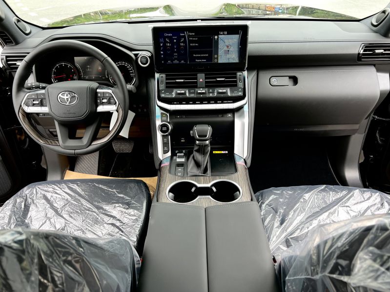 LAND CRUISER