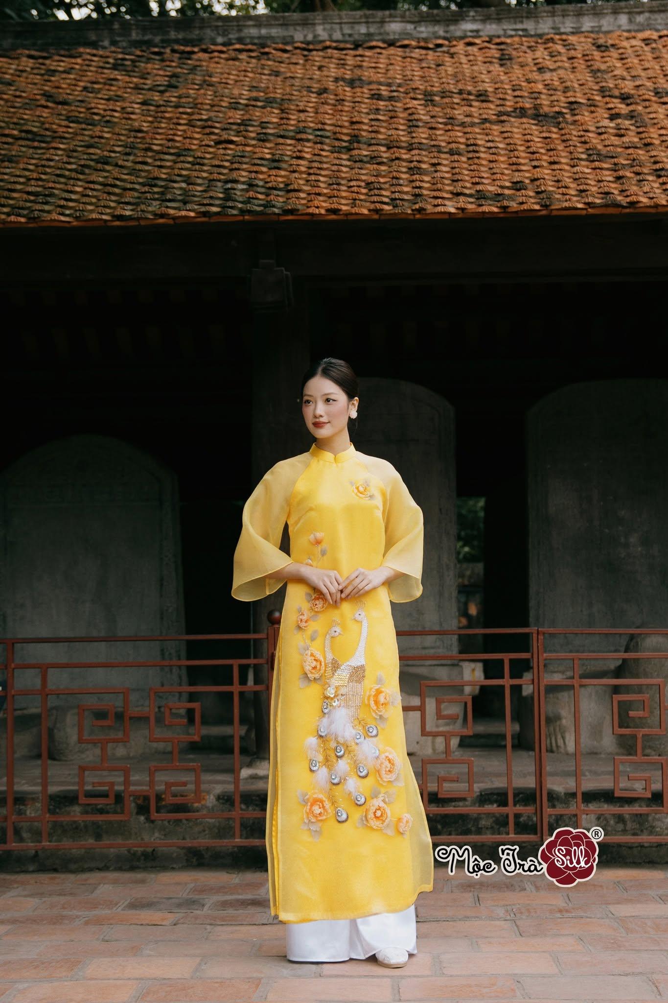 Áo dài Uyển Tước