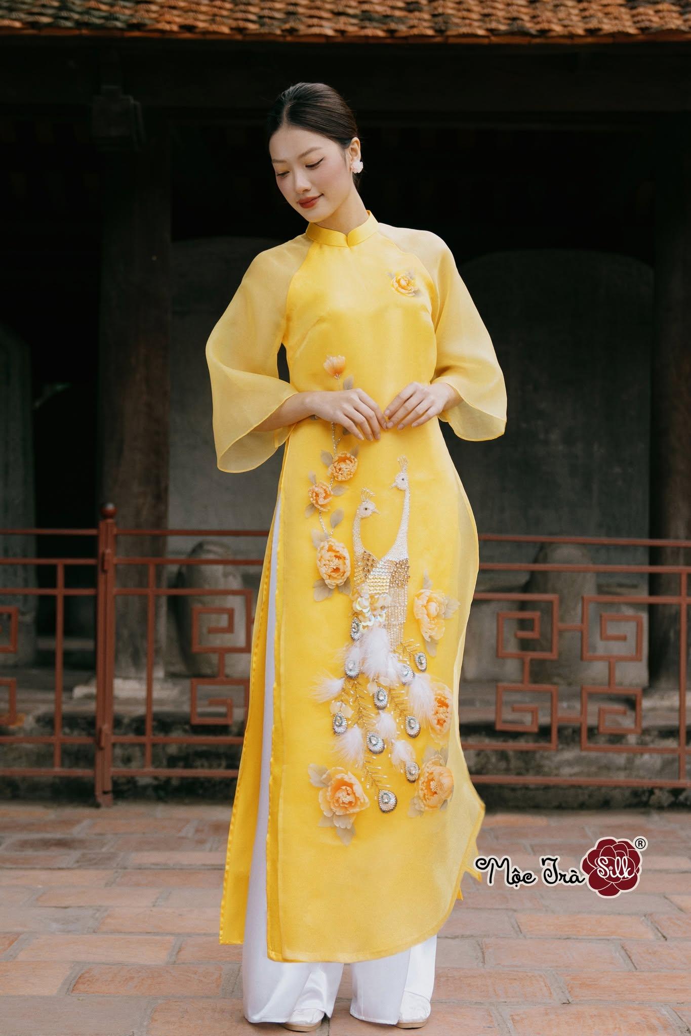 Áo dài Uyển Tước