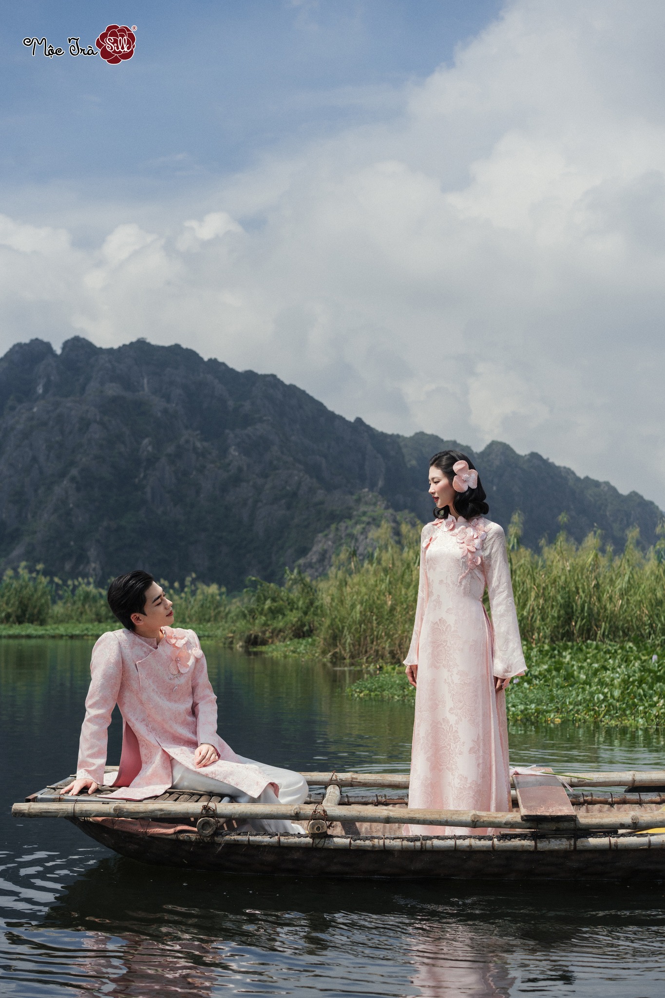 Áo dài Nguyệt Hồng