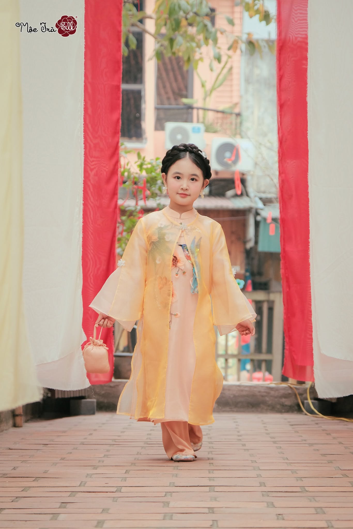 Áo dài Tiểu Hồ Điệp
