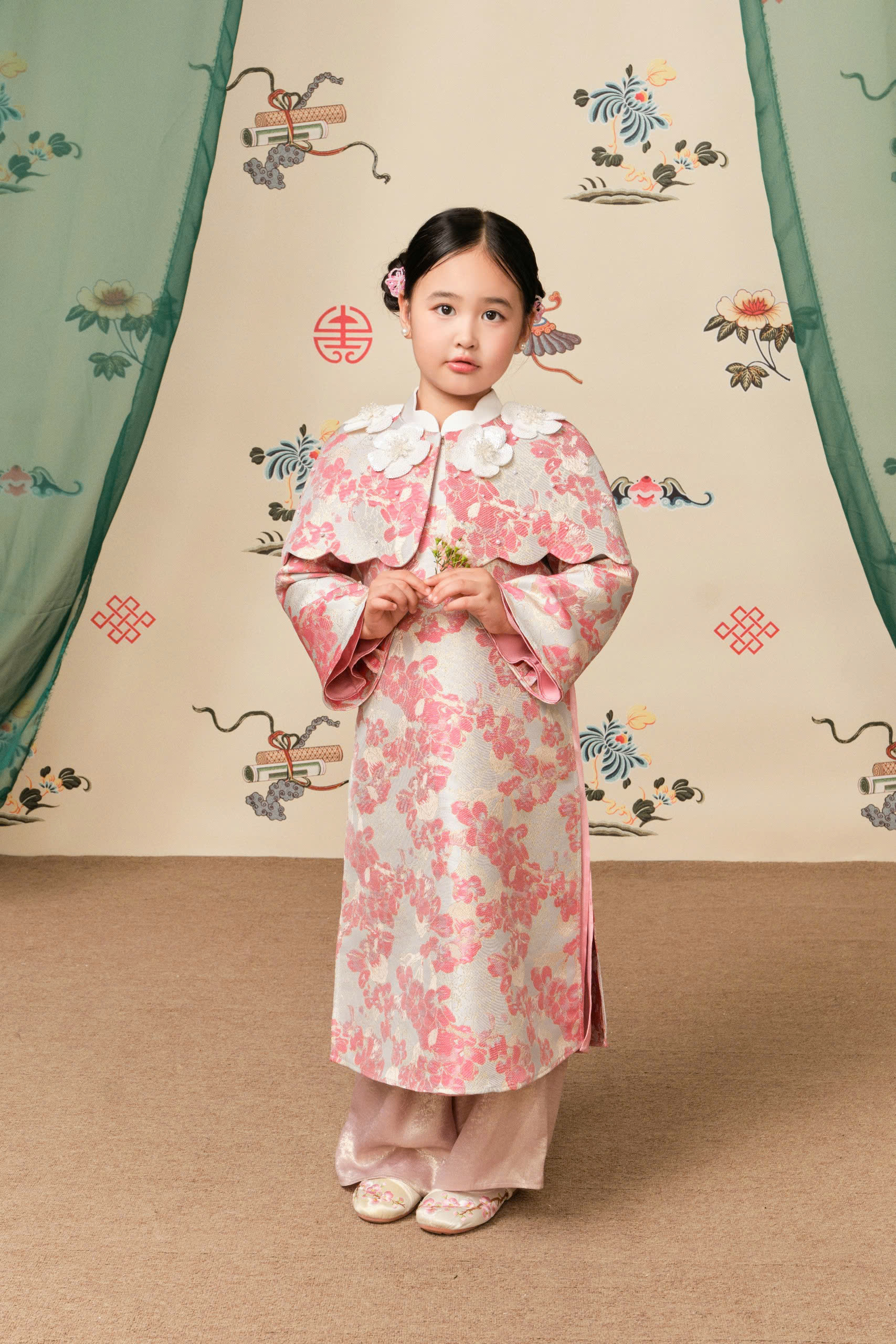 Áo dài Đào Tuyết Nhi