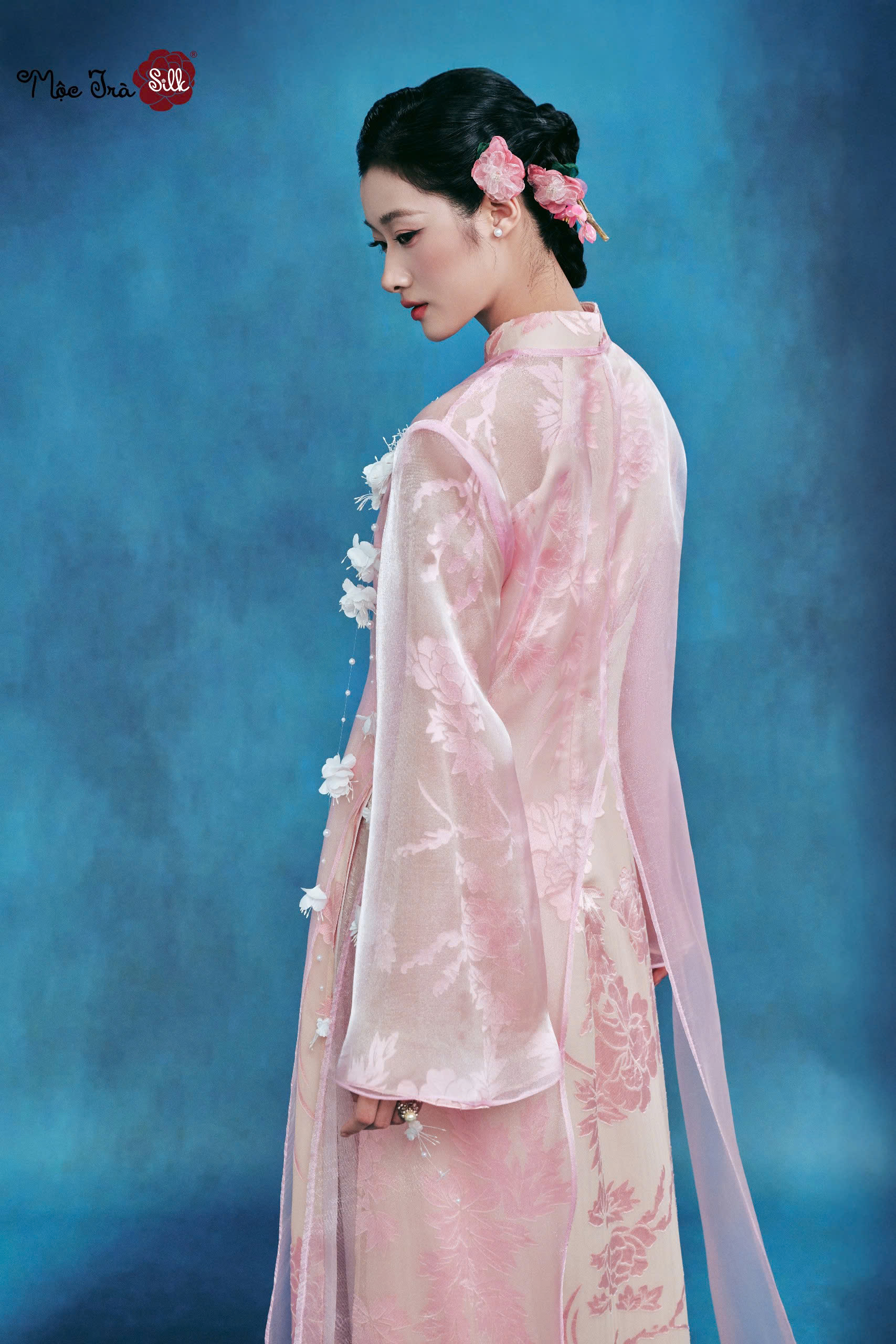 Áo dài Vũ Hoa Phấn