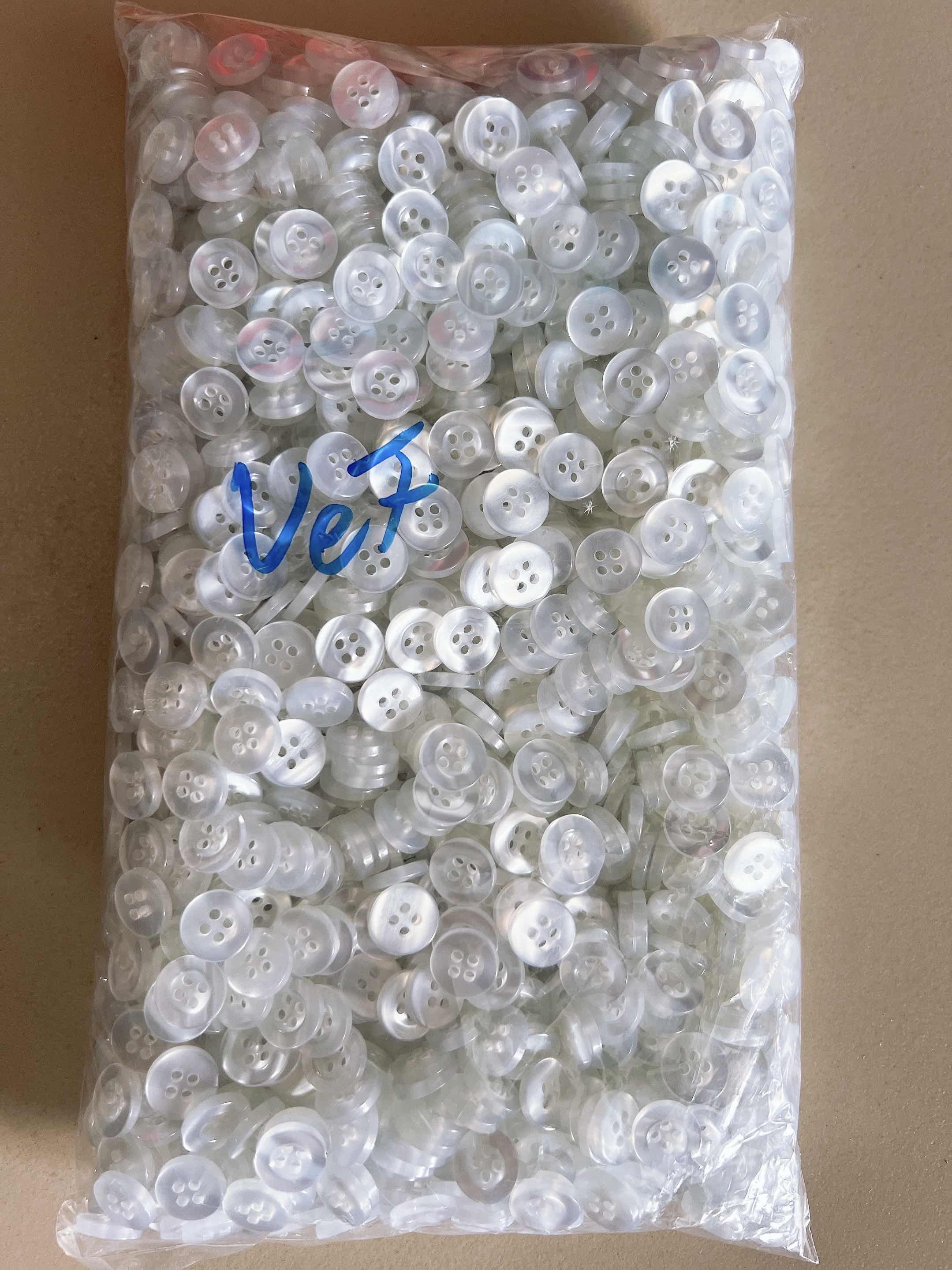 Nút bịt lớn - 4 lỗ sơmi vest Lý Minh 1728