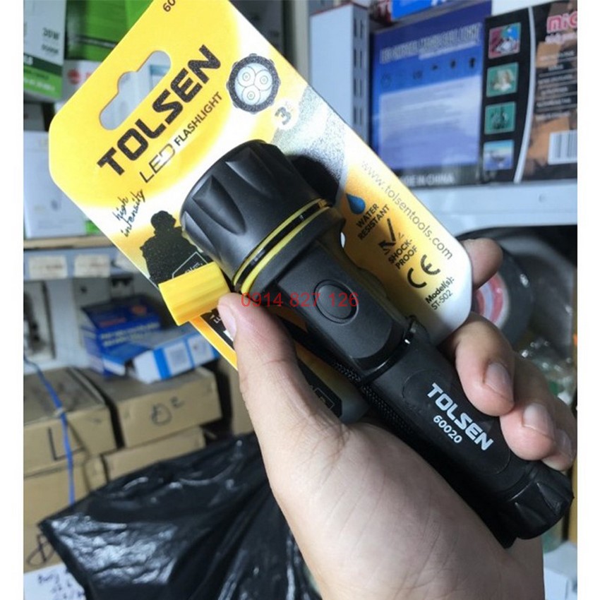 Đèn pin hãng Tolsen 60020, 3 bóng LED chiếu sáng được liên tục trong 16 giờ