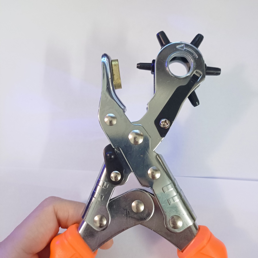 Kìm Bấm Lỗ Dây Nịt Kapusi K-8158 thép carbon, cán được bọc nhựa, có trợ lực