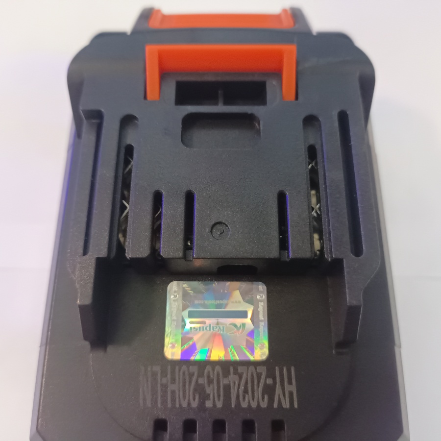Pin Máy Tháo Ốc 21V 4.0Ah Kapusi K-00004 loại pin Litium Ion, có lỗ sạc DC và đèn báo dung lượng BH 12T
