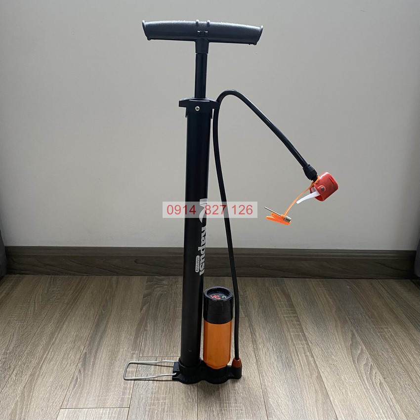 Bơm xe bằng tay có đồng hồ màu cam Kapusi Japan K-3041