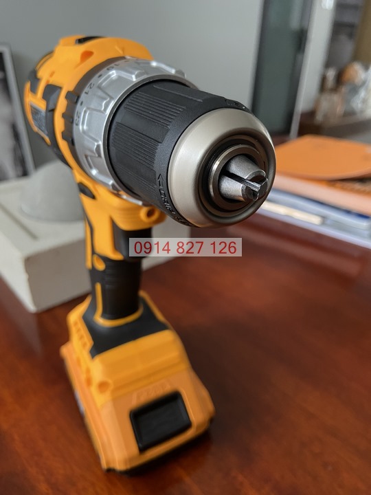 Máy khoan búa không chổi than hãng INGCO pin Lithium-Ion CIDLI20608 kèm pin, bộ sạc và 3 mũi khoan bê tông