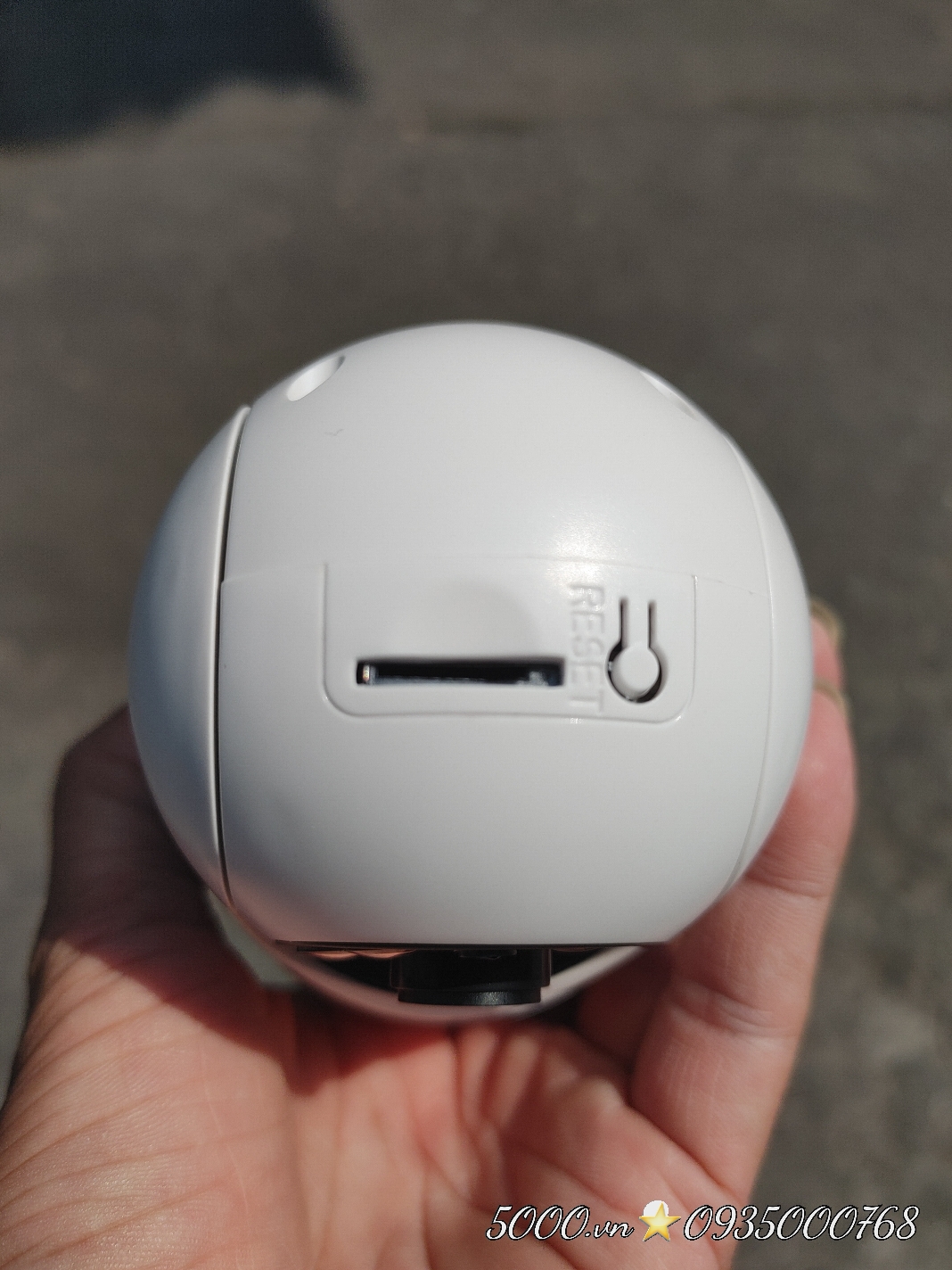 (2) Camera Wi-Fi YOOSEE BÓNG ĐÈN chui E27 tiện lợi (Góc rộng, xoay 360 độ, gọi thoại 2 chiều, có màu ban đêm, thùng 50-100c)