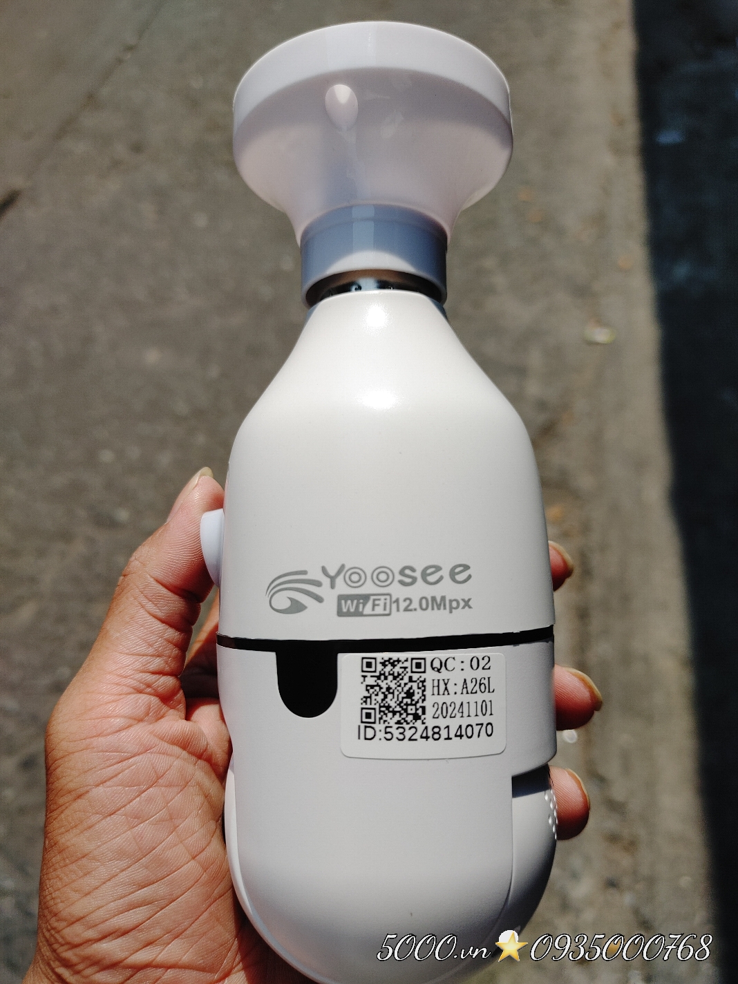 (2) Camera Wi-Fi YOOSEE BÓNG ĐÈN chui E27 tiện lợi (Góc rộng, xoay 360 độ, gọi thoại 2 chiều, có màu ban đêm, thùng 50-100c)