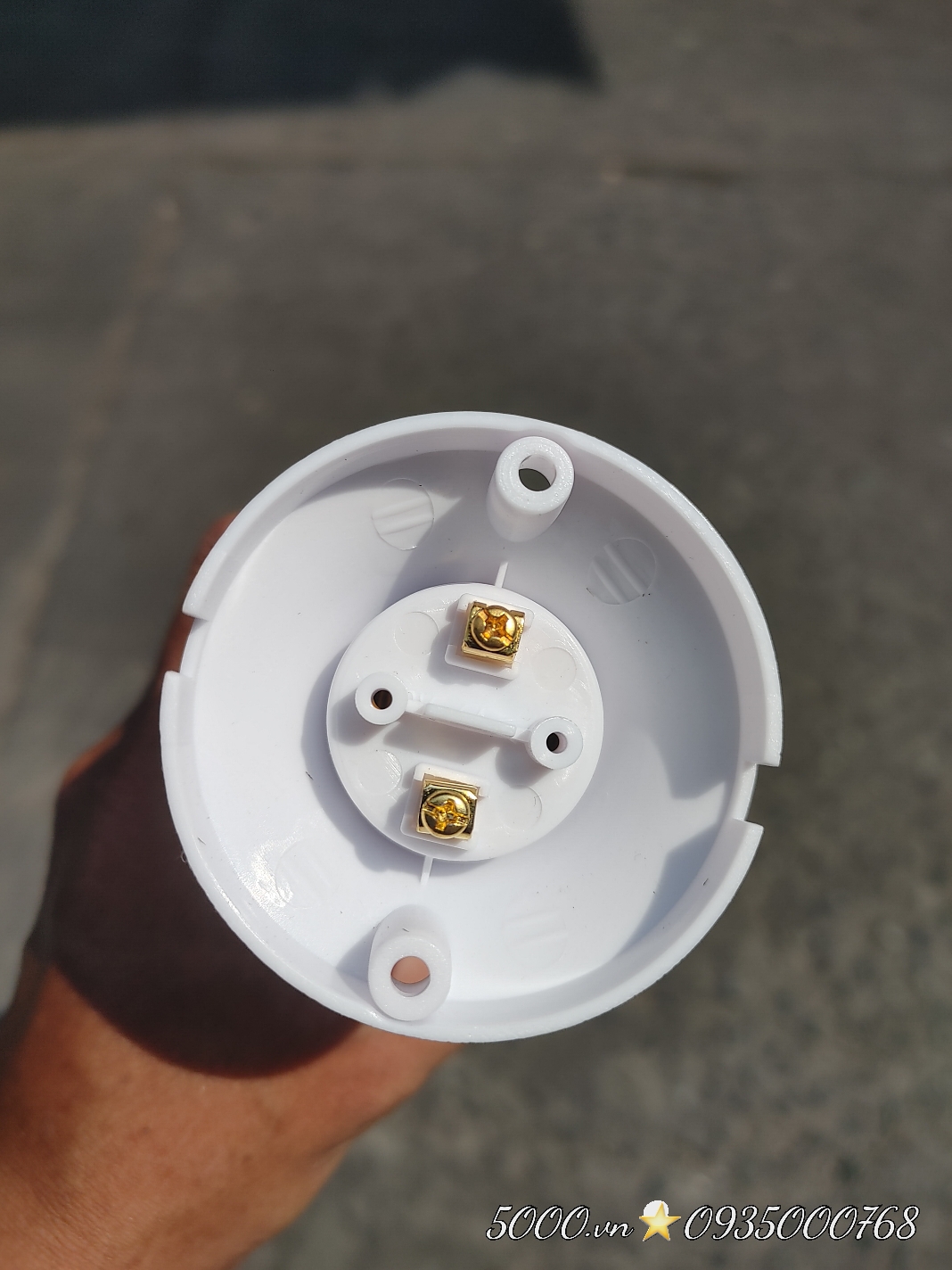 (2) Camera Wi-Fi YOOSEE BÓNG ĐÈN chui E27 tiện lợi (Góc rộng, xoay 360 độ, gọi thoại 2 chiều, có màu ban đêm, thùng 50-100c)