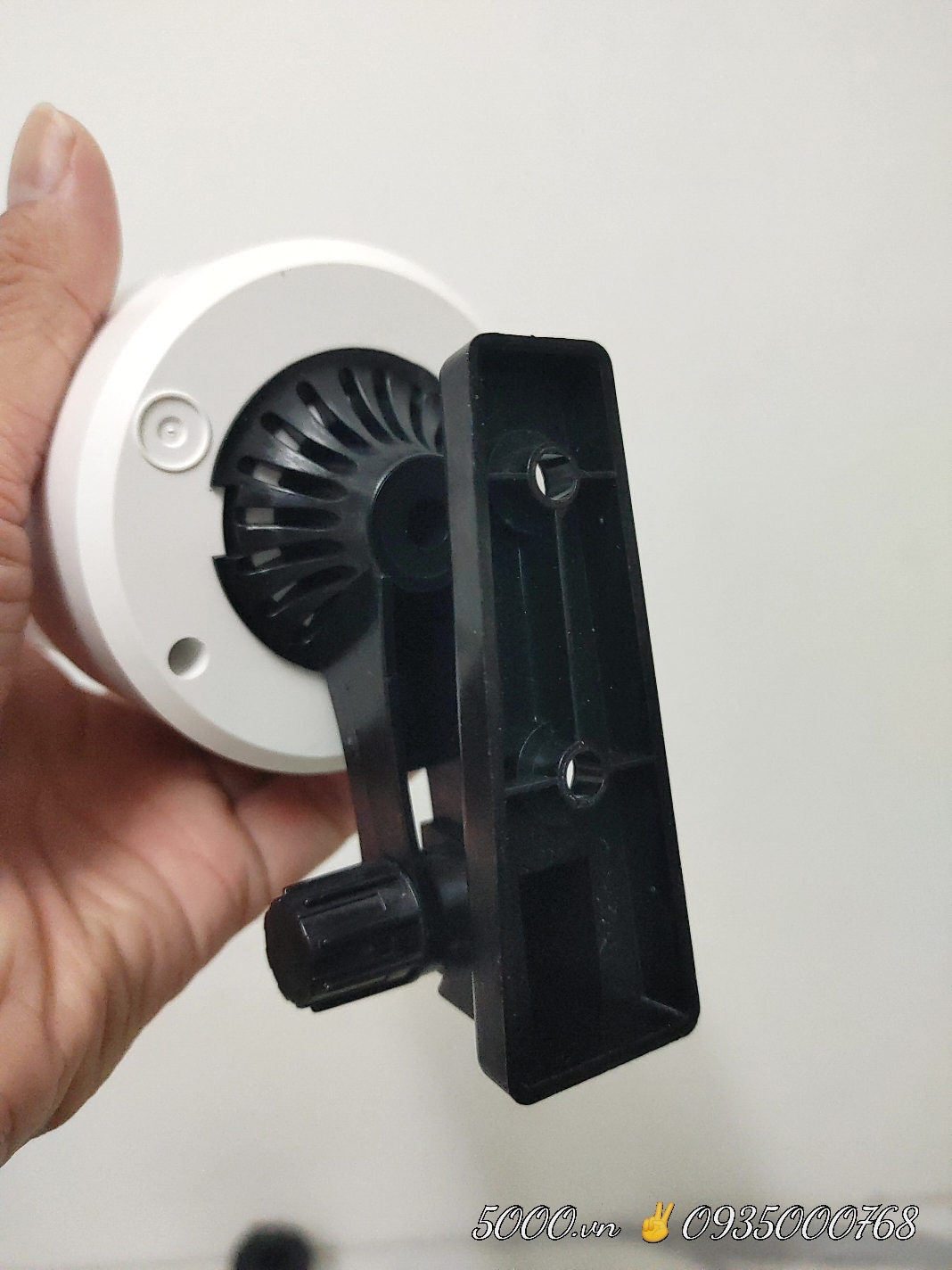 Chân đế Yoosee đen C6N | 3 Râu | Các mẫu trong nhà có thiết kế tương tự... (Xoay 360 độ)