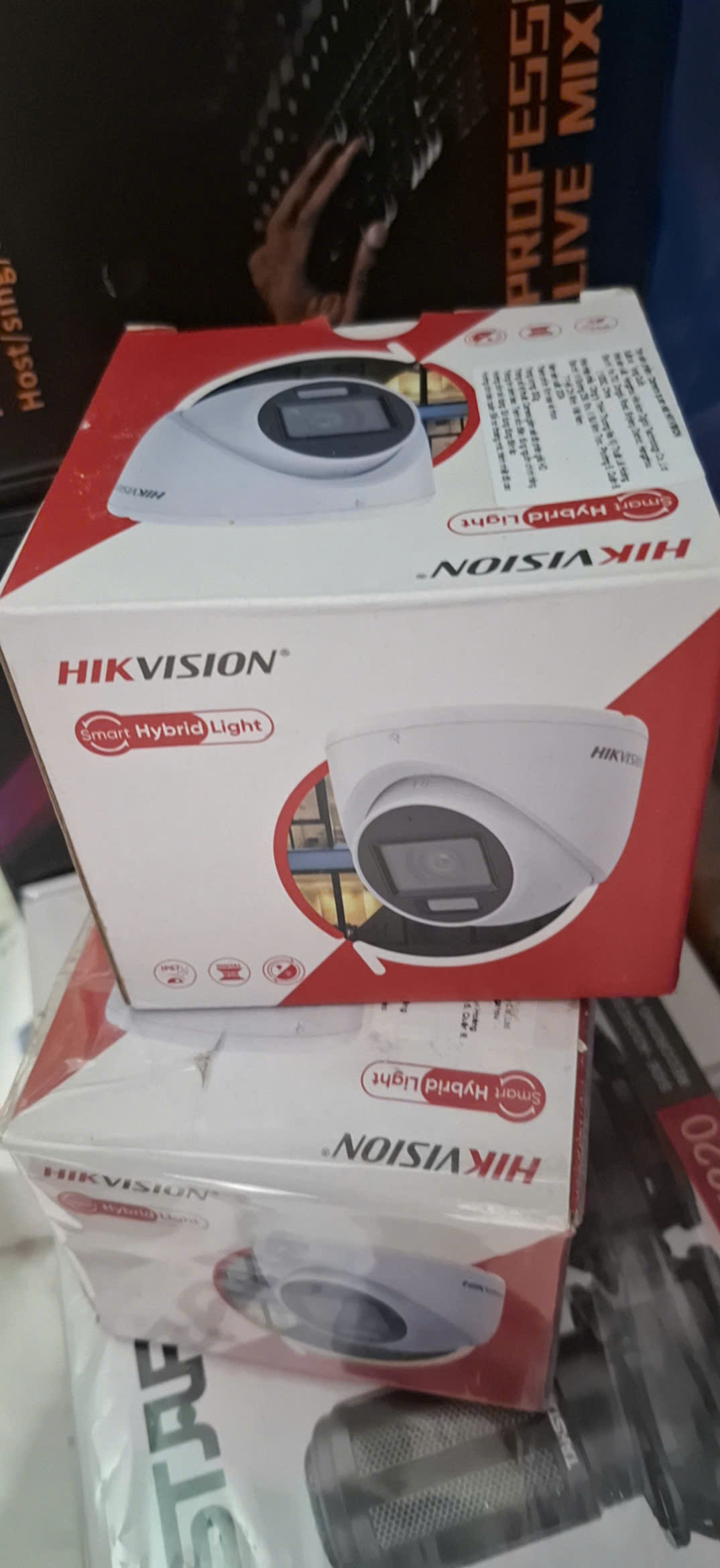 Analog Camera Hikvision DOME 2MP, mã 76D0T - 4 chuẩn kết nối TVI/AHD/CVI/CVBS có nút chuyển