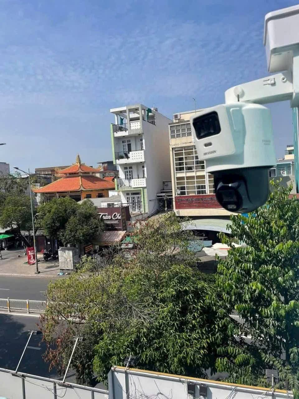 IP Camera Speed Dome 4MP Hikvision 2 mắt 2 khung hình DS-2SE2C400MWG-E/14 và  PTZ DS-2SE3C404MWG-E/14