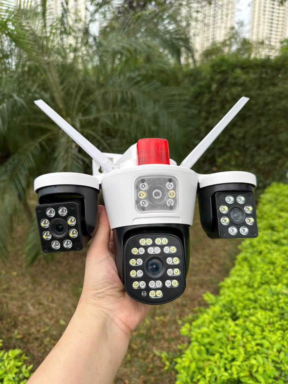 YOOSEE Q48T-20MP Camera Wi-Fi 4 mắt 3 khung hình (Thùng 12 hộp màu | Bảo hành 12 tháng)