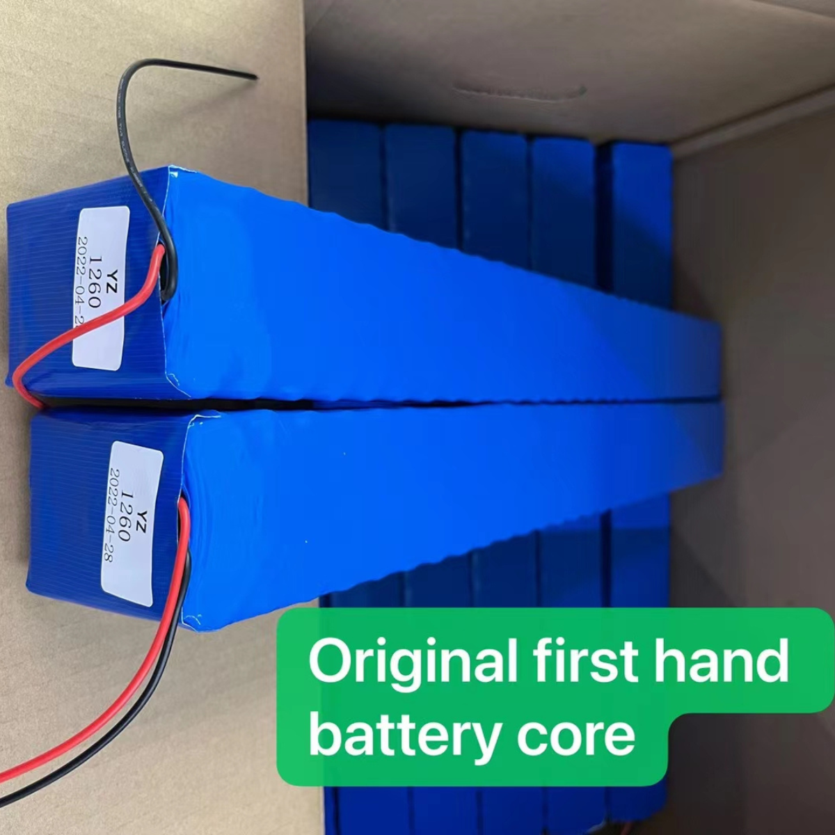 (Kèm cam tặng QUÀ) Tấm Panel Năng lượng mặt trời 12V dành cho tất cả 4G Camera nguồn 12V các hãng như Imou, Ezviz, Hikvision, Dahua, Kabe, Yoosee... Công suất sạc 40W-80W và Pin 20Ah-30Ah | Bảo hành 12 Tháng, riêng PIN 6 Tháng | LƯU Ý: ko bảo hành rơi vỡ do chành xe vận chuyển | Áp dụng thùng 3 Cái, mua lẻ +50k