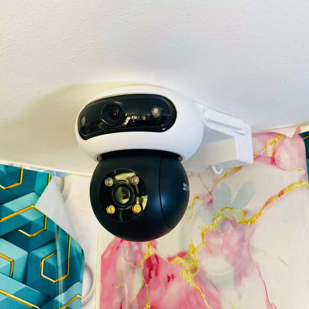 EZVIZ C90 8MP - Dual 2K plus + 2K plus (5,120 × 2880| Mắt trên Cố Định, mắt dưới xoay 360| Đàm thoại | Có màu ban đêm | Lắp ngoài trời)