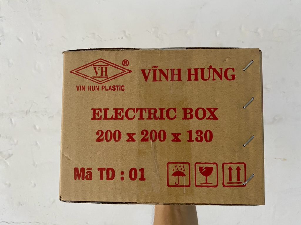 Hộp nhựa vuông, hộp kỹ thuật 11cm, 12cm, 15cm, 20cm, 30cm... HKT là phụ kiện thi công CAMERA (Tất cả dày 5cm, thùng 100c)