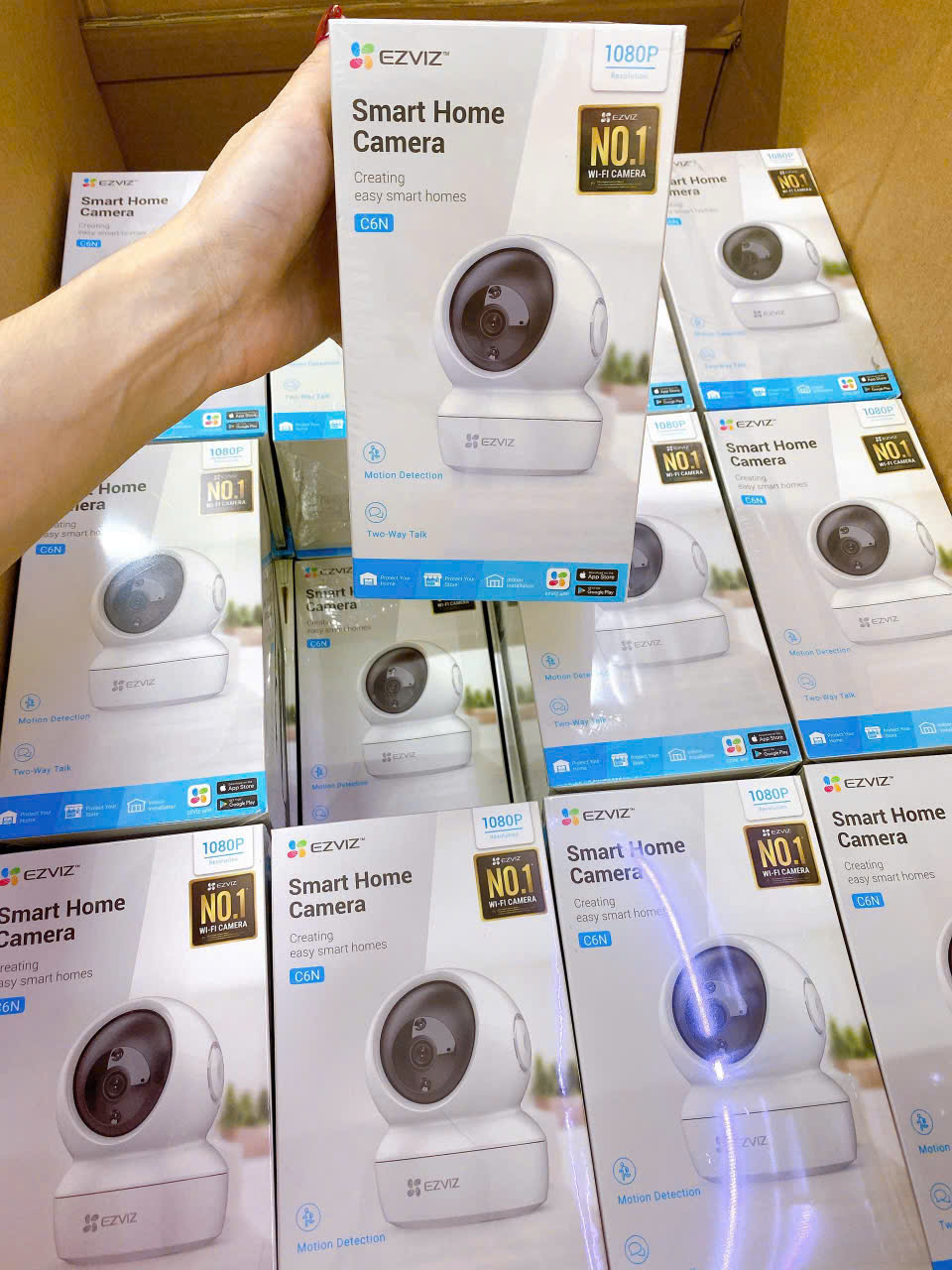1.8 về hàng... EZVIZ C6N 2MP 1080P - Camera Wi-Fi, xoay 360, đàm thoại,  thùng 30c)