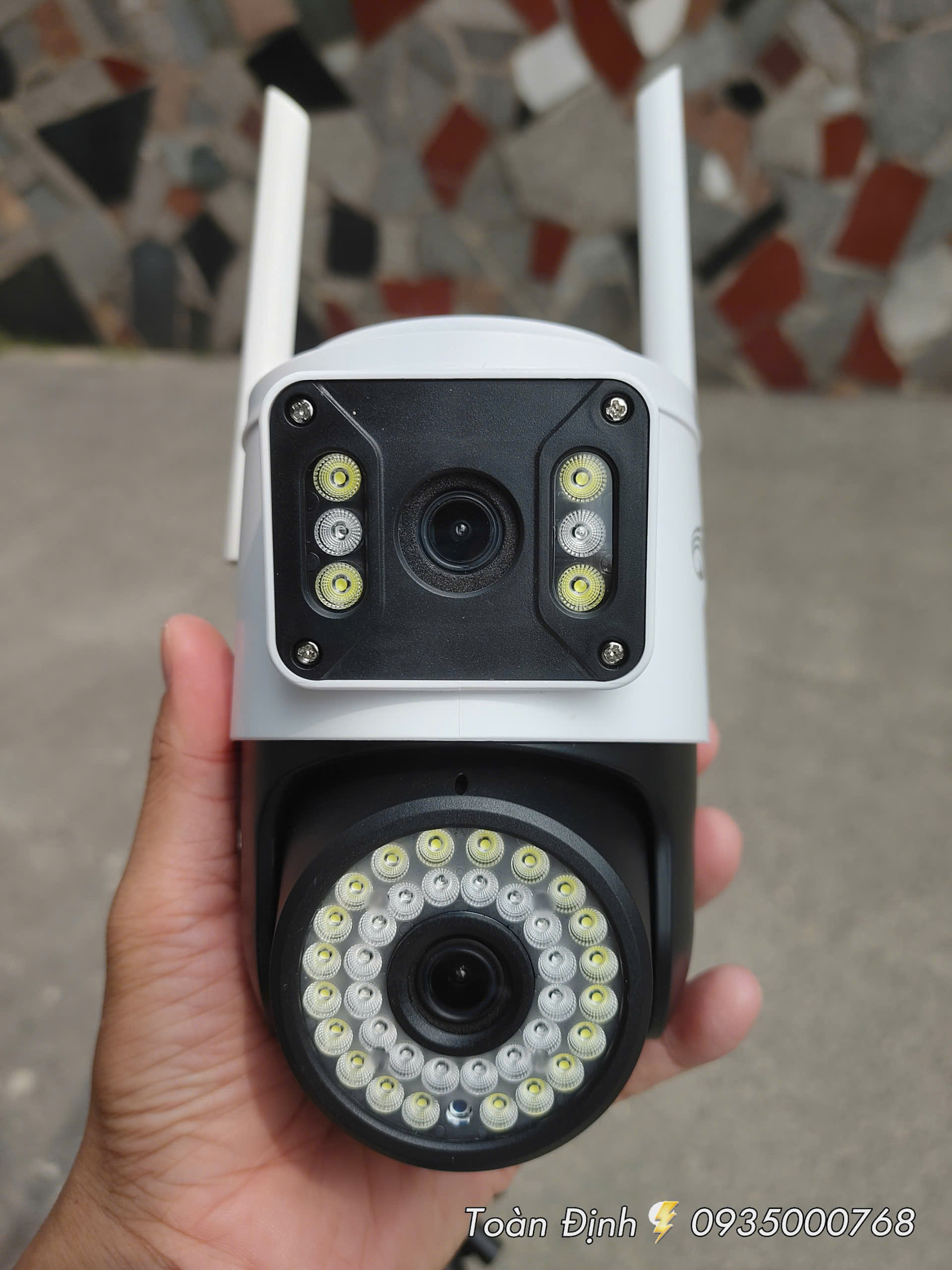 YOOSEE Q42D-16MP Camera WI-FI 2 mắt 42 Led, hộp carton,  PTZ ngoài trời, Xoay 360, đàm thoại, có màu, 2 Anten Wifi 6 - 2.4Ghz, thùng 30c