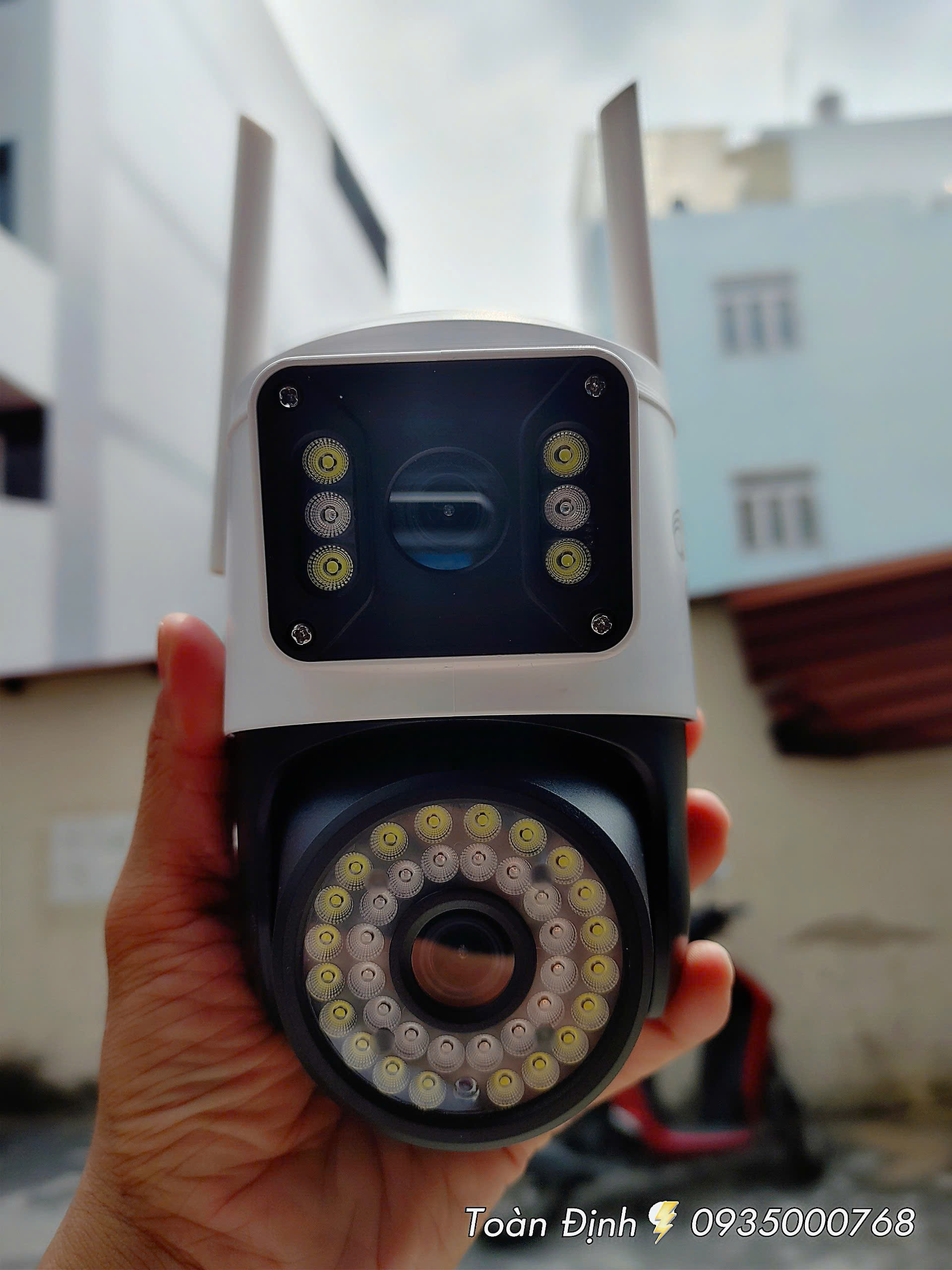 YOOSEE Q42D-16MP Camera WI-FI 2 mắt 42 Led, hộp carton,  PTZ ngoài trời, Xoay 360, đàm thoại, có màu, 2 Anten Wifi 6 - 2.4Ghz, thùng 30c