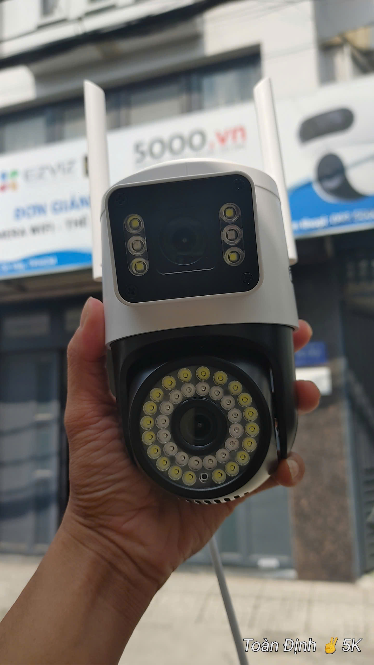 YOOSEE Q42A-16MP Camera WI-FI 2 mắt 42Led, hộp màu,  PTZ ngoài trời, Xoay 360, đàm thoại, có màu, 2 Anten Wifi 6 - 2.4Ghz, thùng 30c