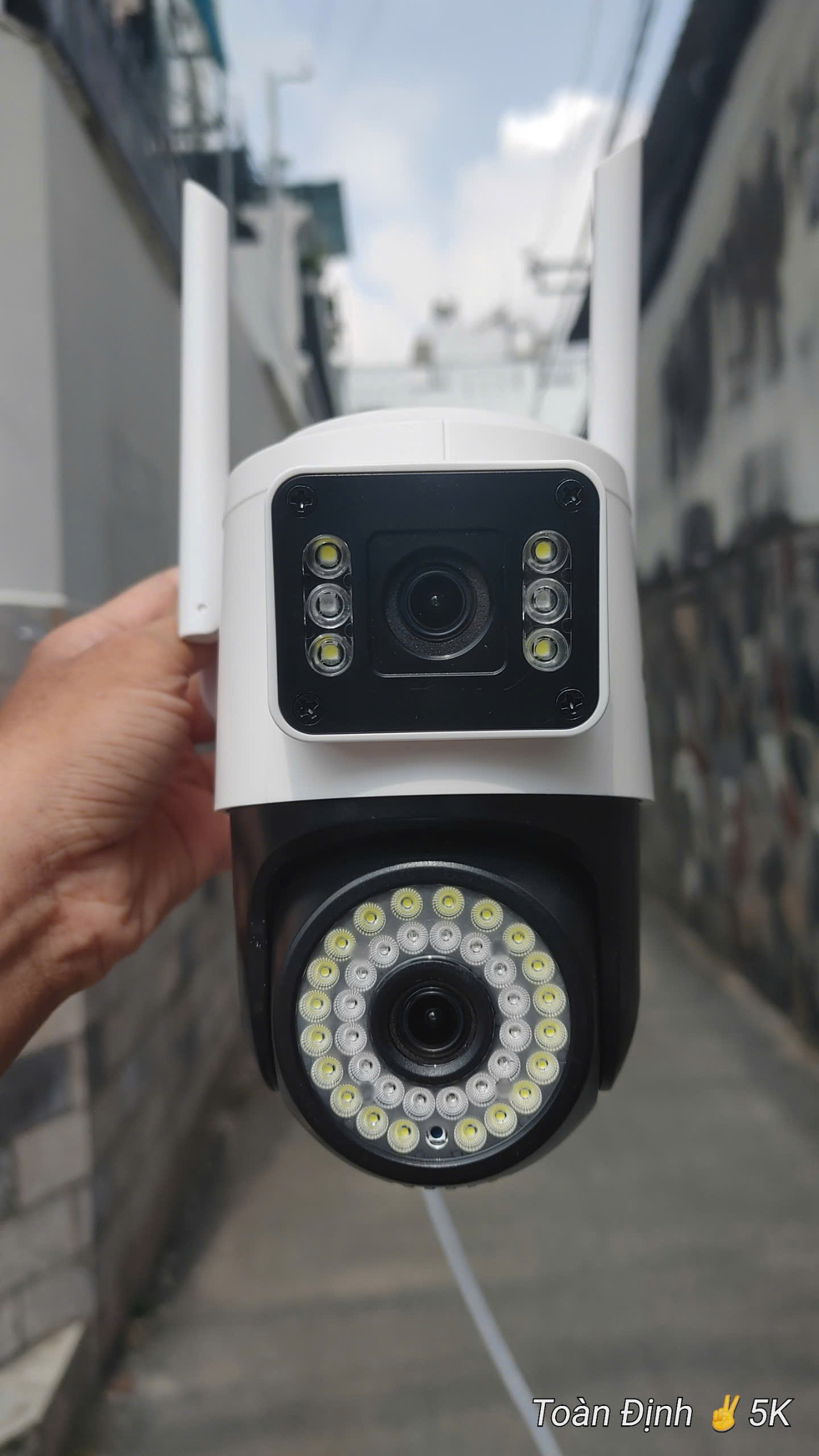 YOOSEE Q42A-16MP Camera WI-FI 2 mắt 42Led, hộp màu,  PTZ ngoài trời, Xoay 360, đàm thoại, có màu, 2 Anten Wifi 6 - 2.4Ghz, thùng 30c