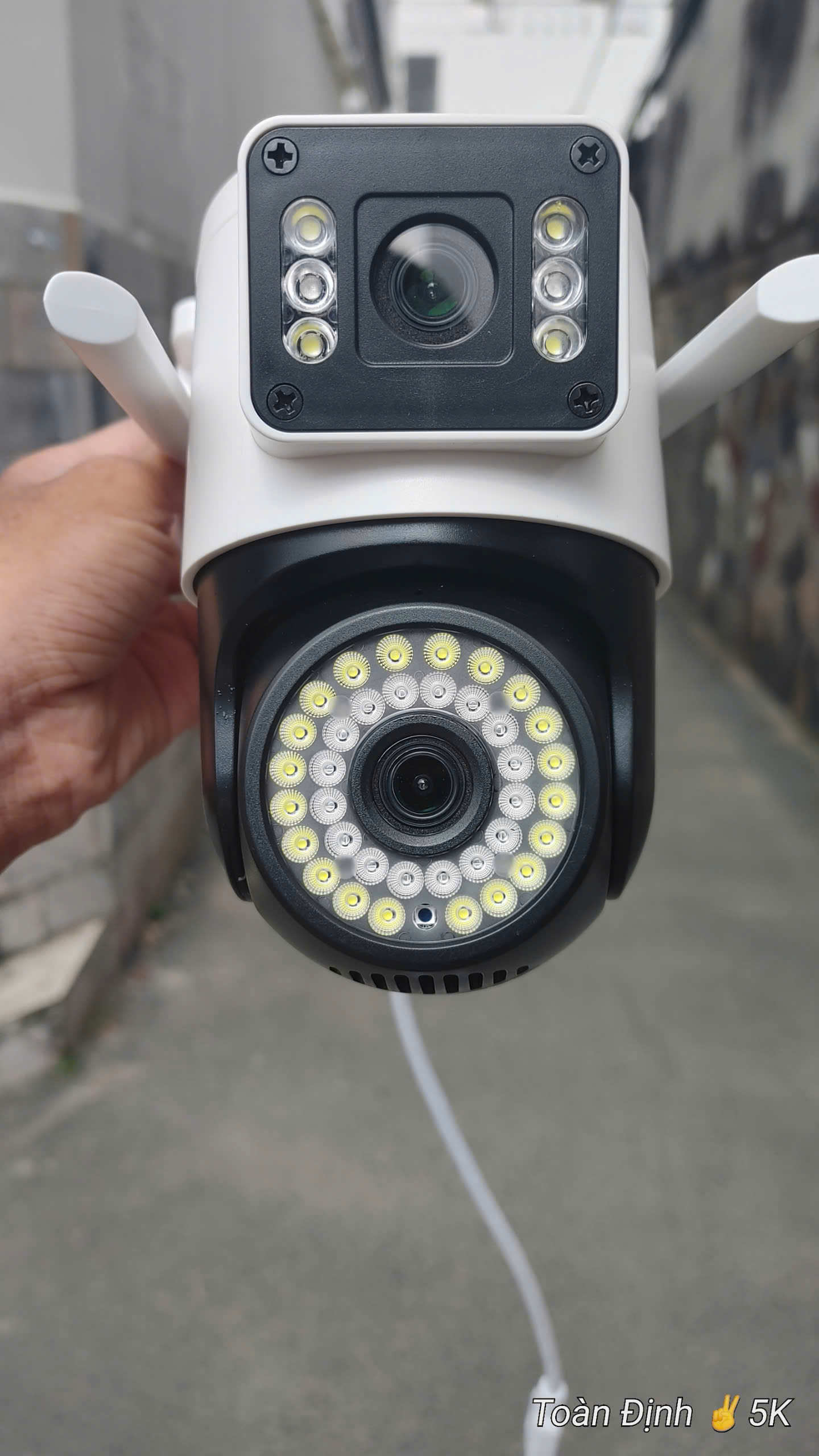 YOOSEE Q42A-16MP Camera WI-FI 2 mắt 42Led, hộp màu,  PTZ ngoài trời, Xoay 360, đàm thoại, có màu, 2 Anten Wifi 6 - 2.4Ghz, thùng 30c