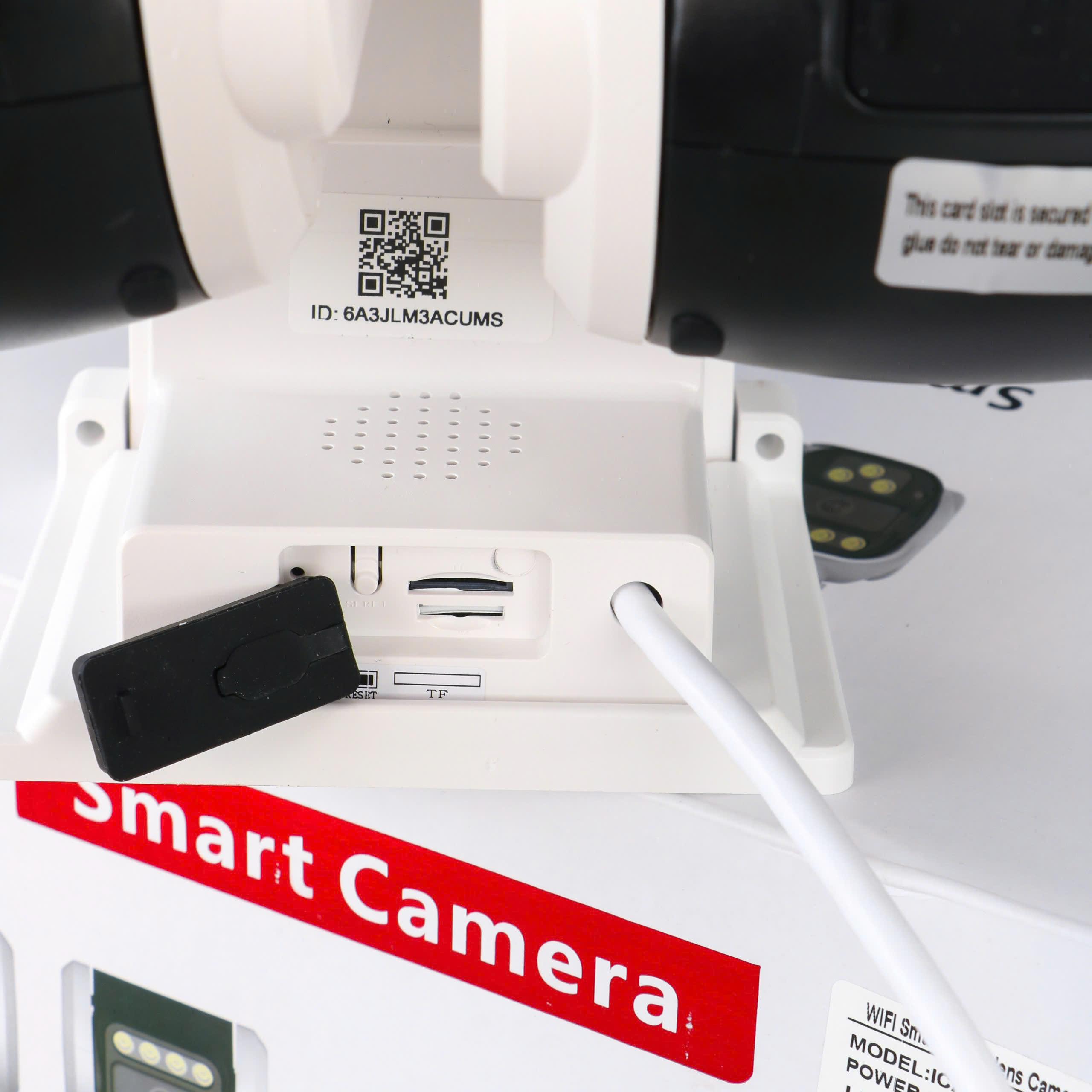 ICAM365 IQ4, Camera Wi-Fi 4 mắt thực, xoay 360 độ, đàm thoại, có màu, thùng 12c
