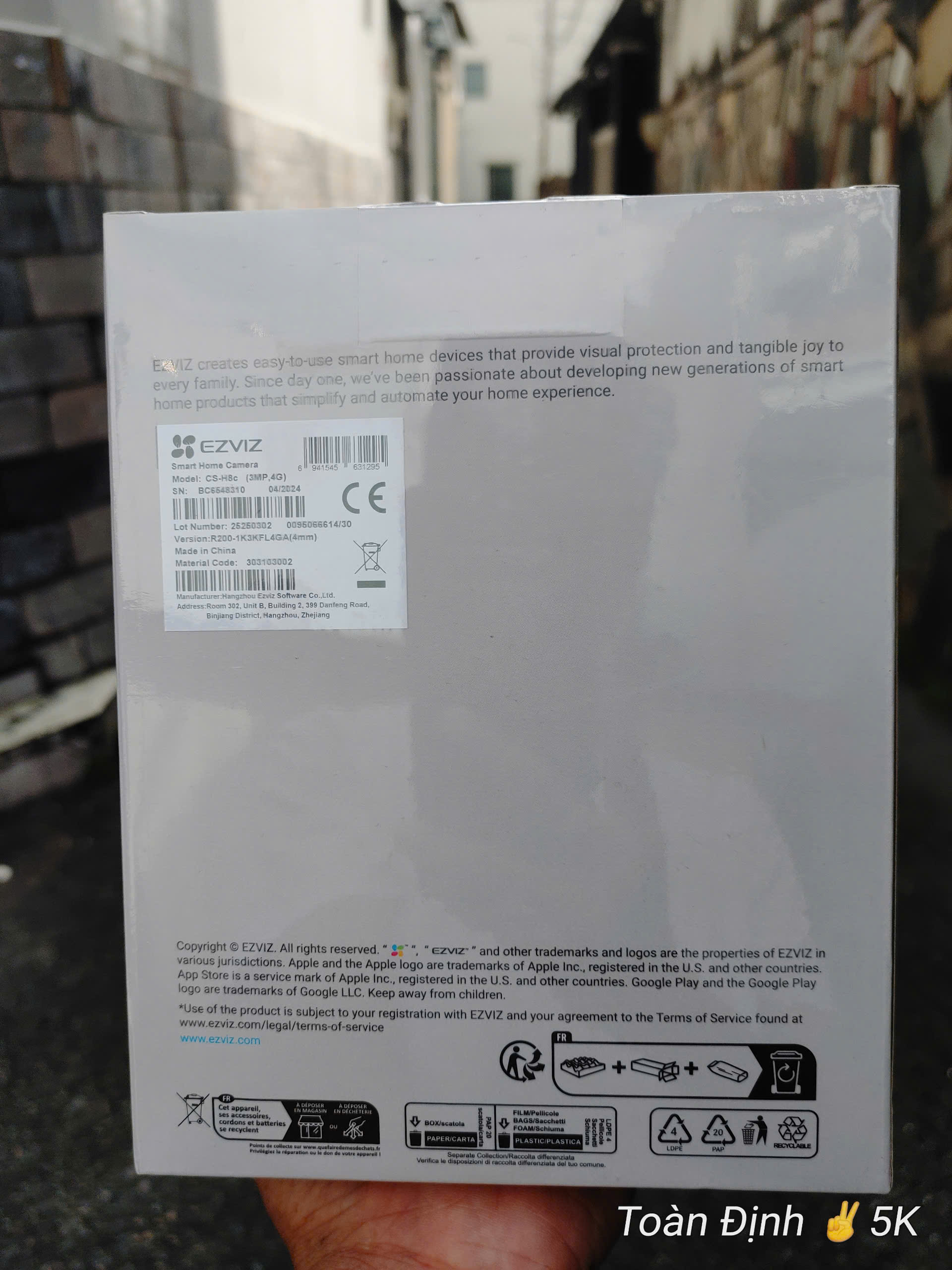 EZVIZ H8C 4G 3MP - Camera Wifi PTZ ngoài trời, xoay 360 độ, có màu ban đêm, Thùng 12C