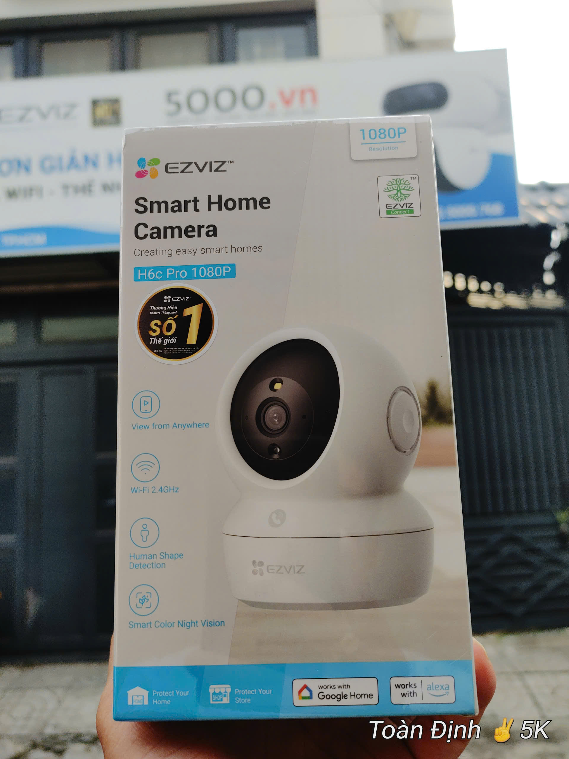 EZVIZ H6C Pro 1K (1080P) - Camera Wi-Fi H6c Pro 2MP Quay Quét 360 Độ, Chạm để gọi điện, Đàm thoại 2 chiều, Ghi hình màu ban đêm, thùng 30 cái