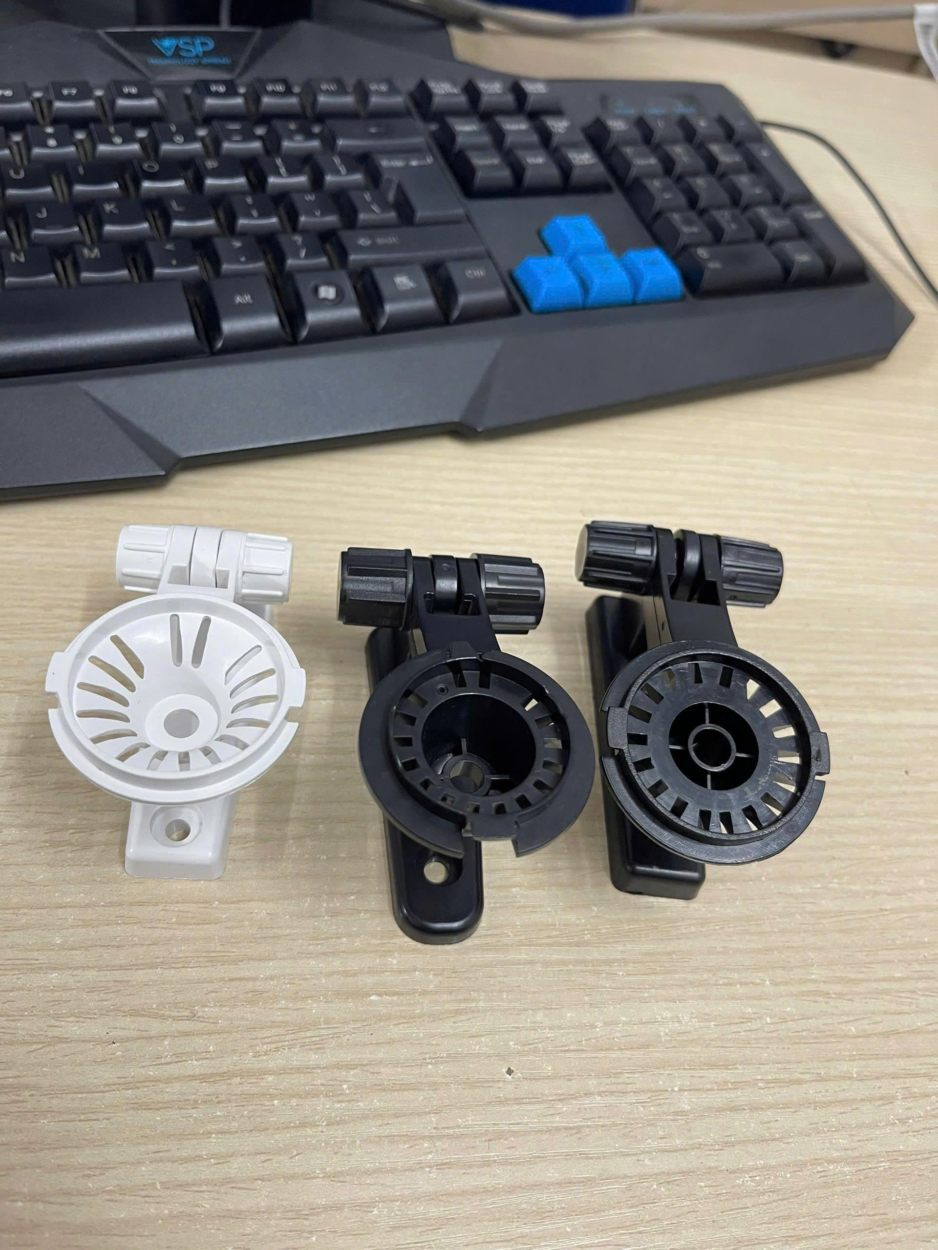 Chân đế L & Chân đế camera các loại trong nhà... (Thùng / Bịch 100c)