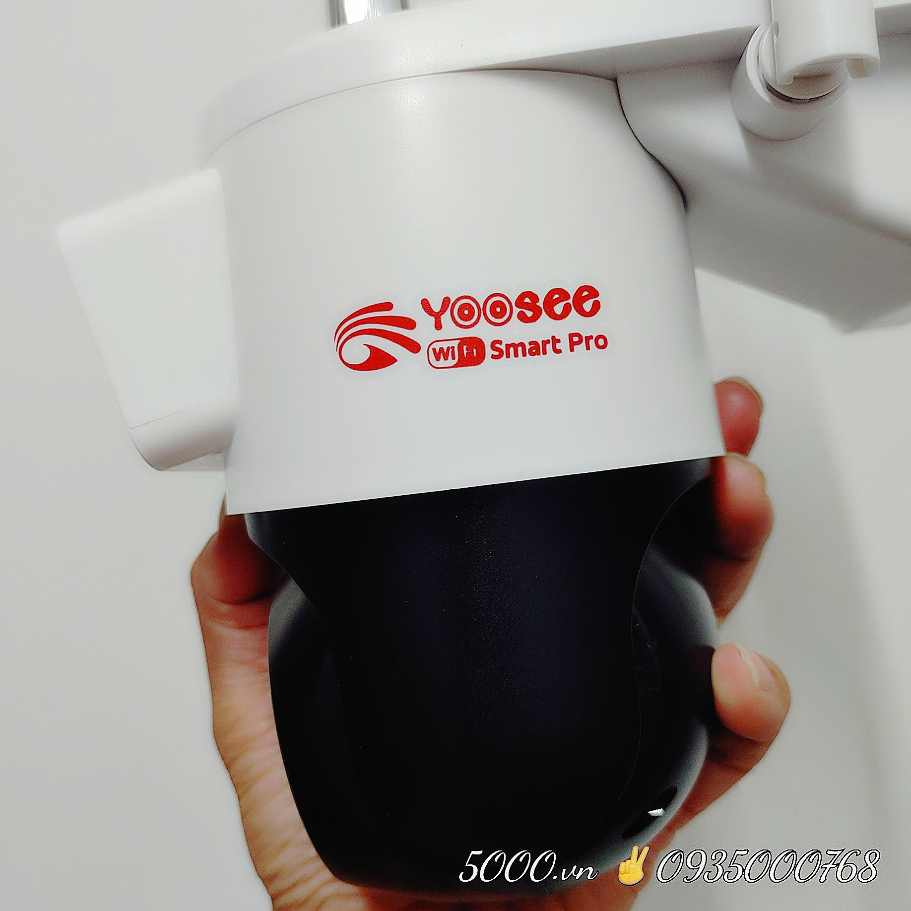 YOOSEE Q42D+ LED báo động, có Tem Phụ, Hàng chính hãng - App:YOOSEE. Điện áp: DC 12V. Hỗ trợ thẻ tối đa:128GB, chuẩn nén H265. Wifi 40Mhz. Lens 3.6mm/3.6mm. IP66. Bảo hành 12 tháng