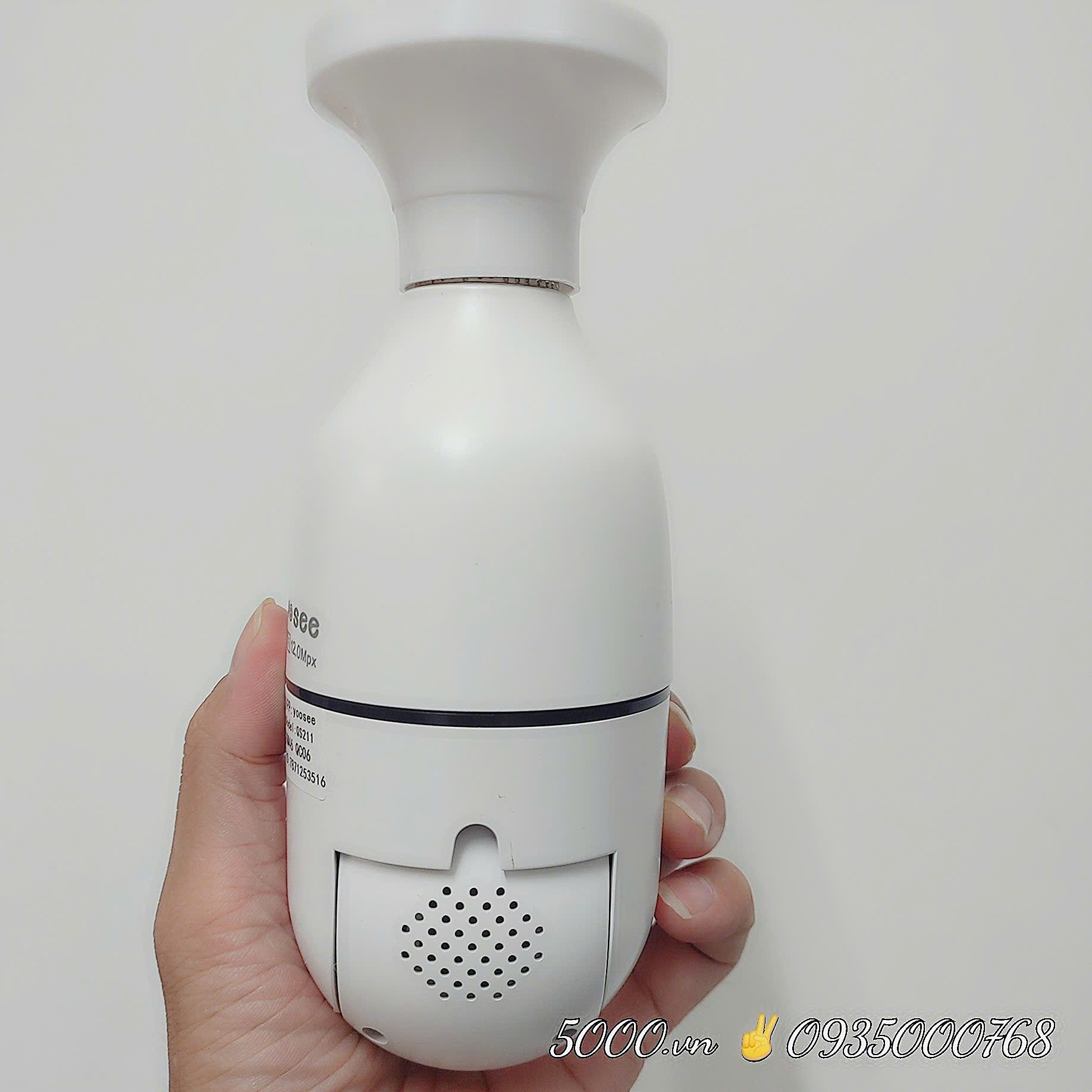 (2) Camera Wi-Fi YOOSEE BÓNG ĐÈN chui E27 tiện lợi (Góc rộng, xoay 360 độ, gọi thoại 2 chiều, có màu ban đêm, thùng 50-100c)