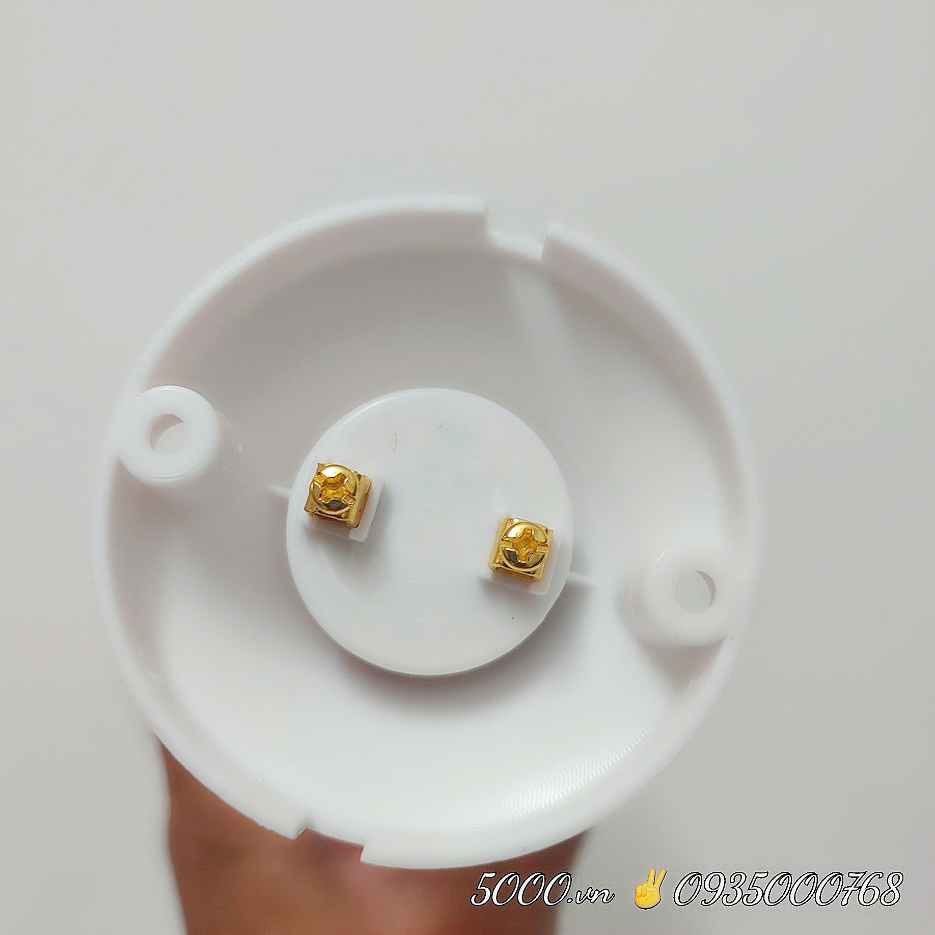(2) Camera Wi-Fi YOOSEE BÓNG ĐÈN chui E27 tiện lợi (Góc rộng, xoay 360 độ, gọi thoại 2 chiều, có màu ban đêm, thùng 50-100c)