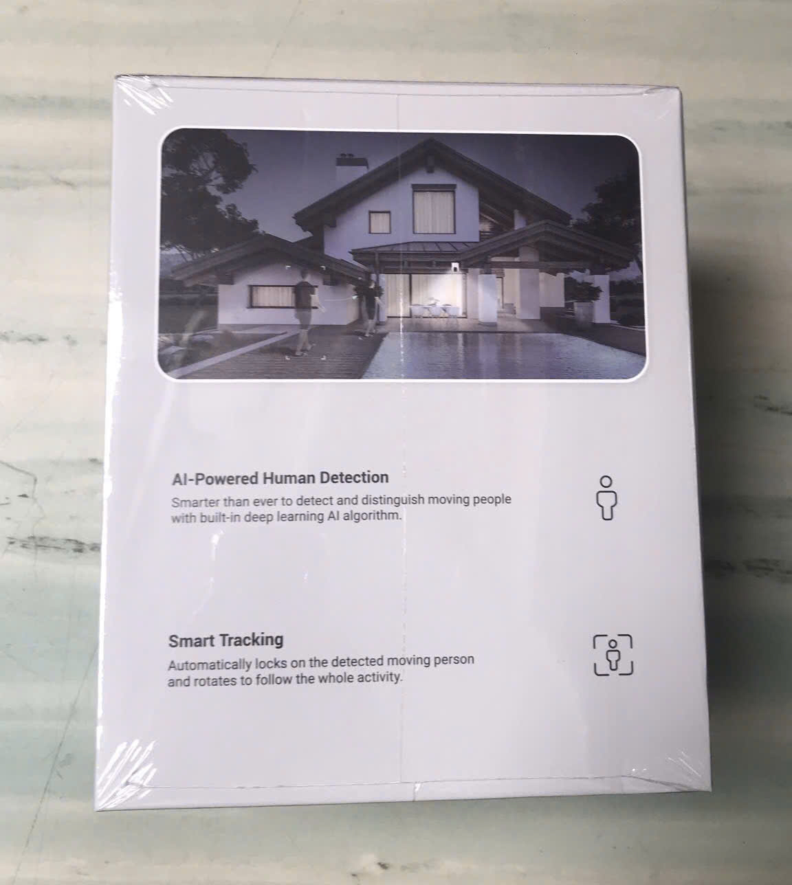 EZVIZ H8C Pro 3MP 2K - Camera Wifi PTZ ngoài trời, xoay 360 độ, có màu ban đêm, Thùng 12C