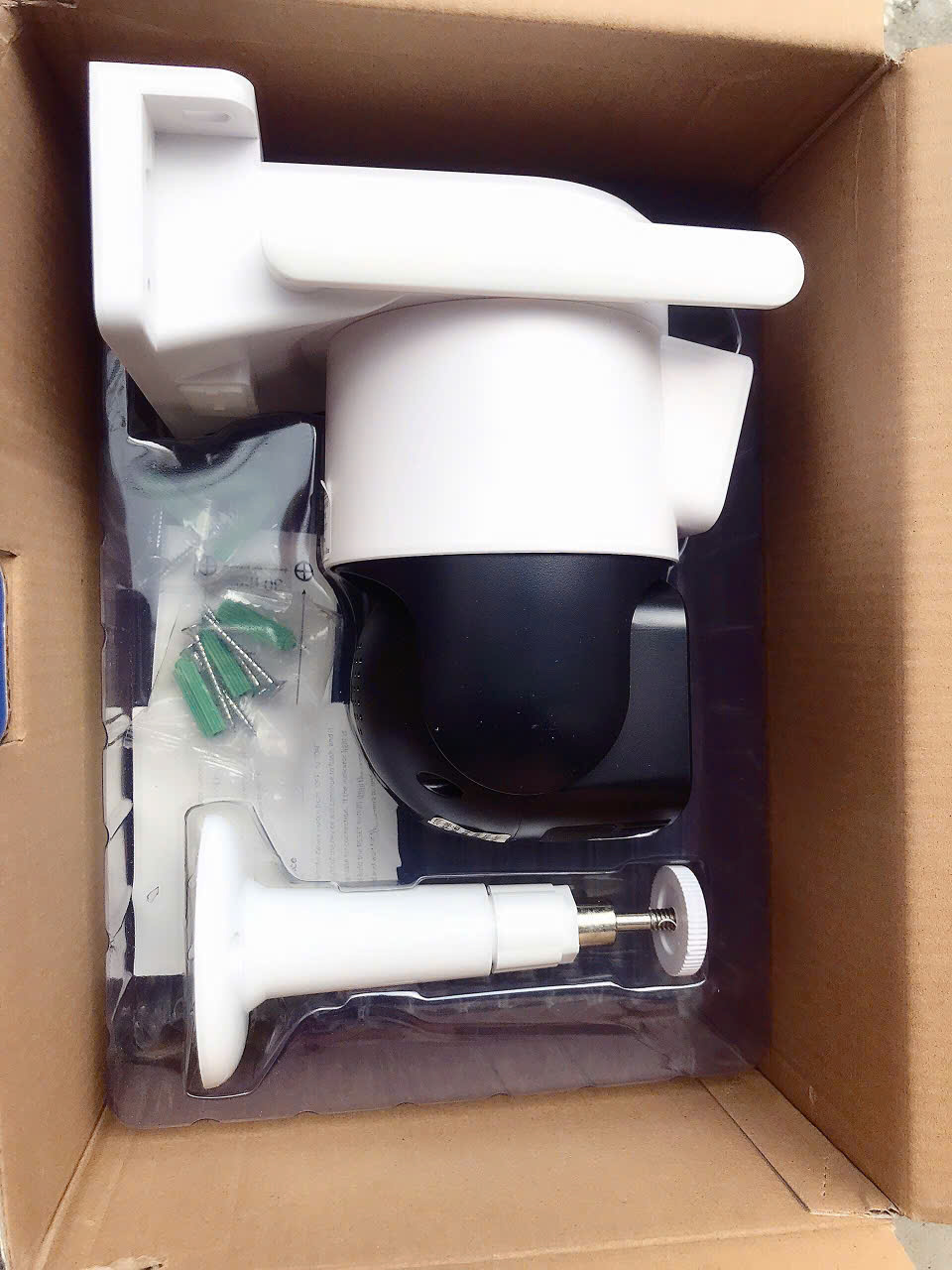 4G Solar Camera YOOSEE PRO Q46D-26MP (Sim 4G bất kỳ, Pin lưu trữ 18h, Tấm NLMT, chân đế dài, xoay 360 độ , đàm thoại, có màu, thùng 12c, App: YOOSEE )