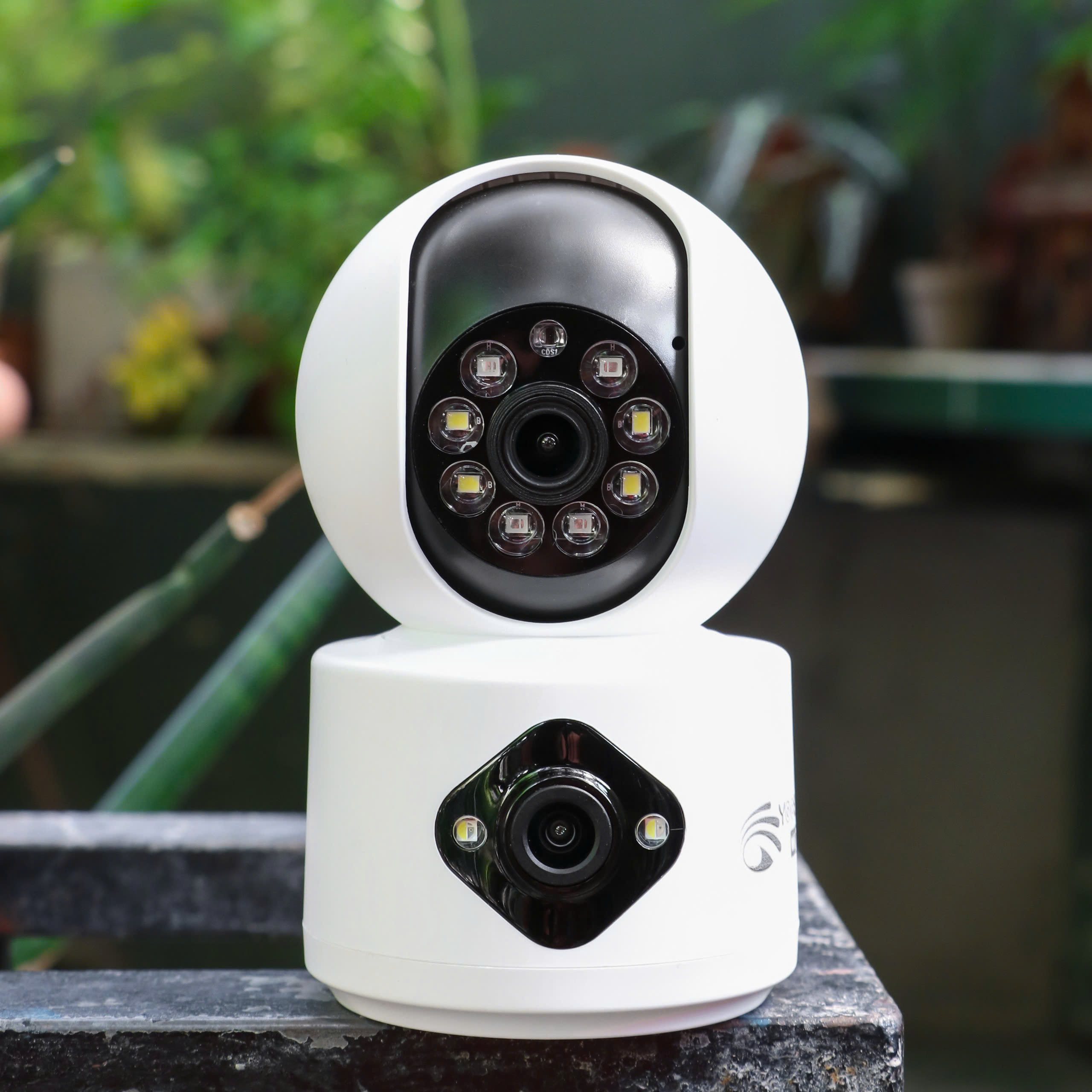 YOOSEE Q82 Red - Camera H7C phiên bản YOOSEE, cổng TypeC, Đế xoay 360 độ , đàm thoại, có màu, 2 mắt 2 khung độc lập, thùng 30c