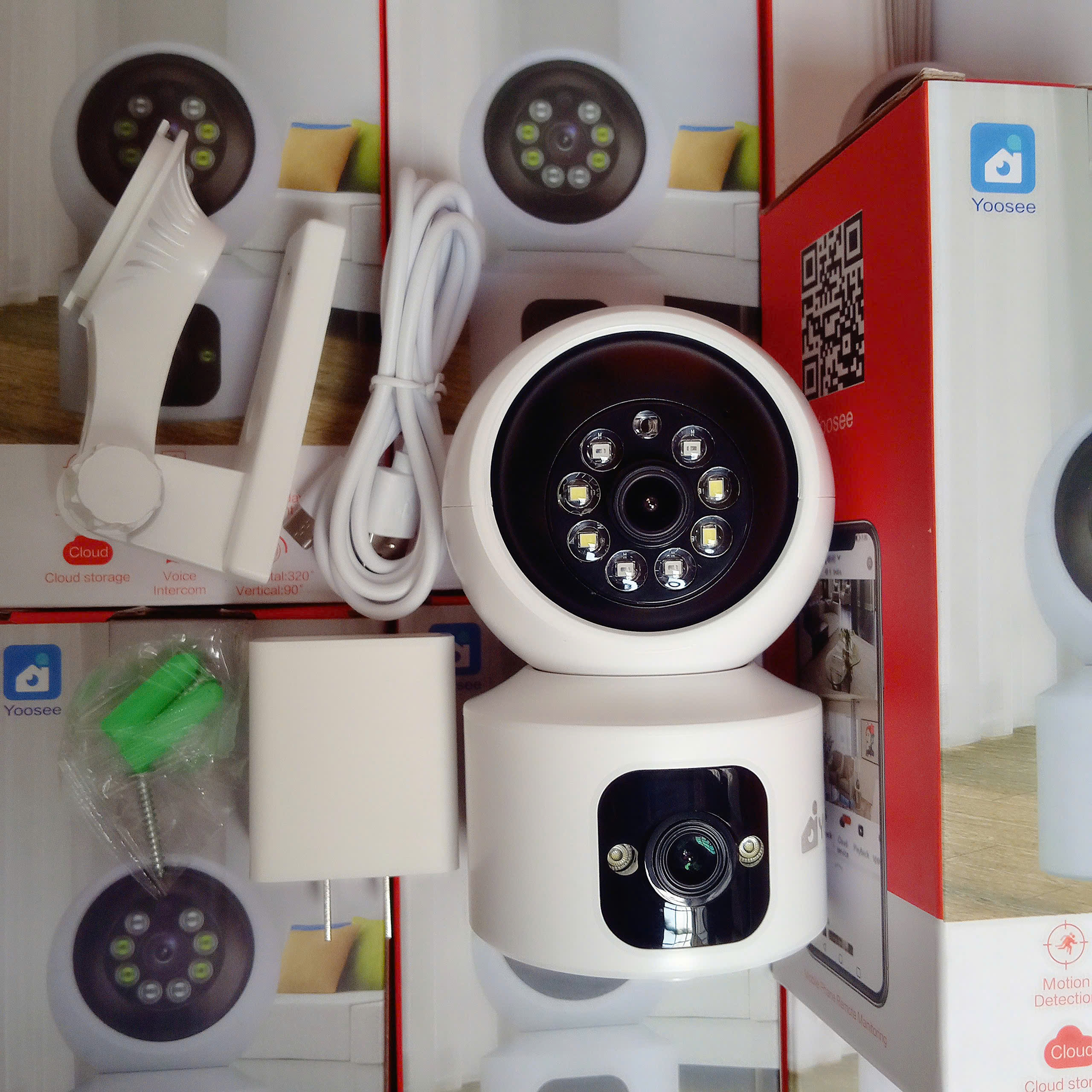 YOOSEE Q84 Red - Camera H7C phiên bản YOOSEE, cổng TypeC, Đế xoay 360 độ , đàm thoại, có màu, 2 mắt 2 khung độc lập, thùng 30c