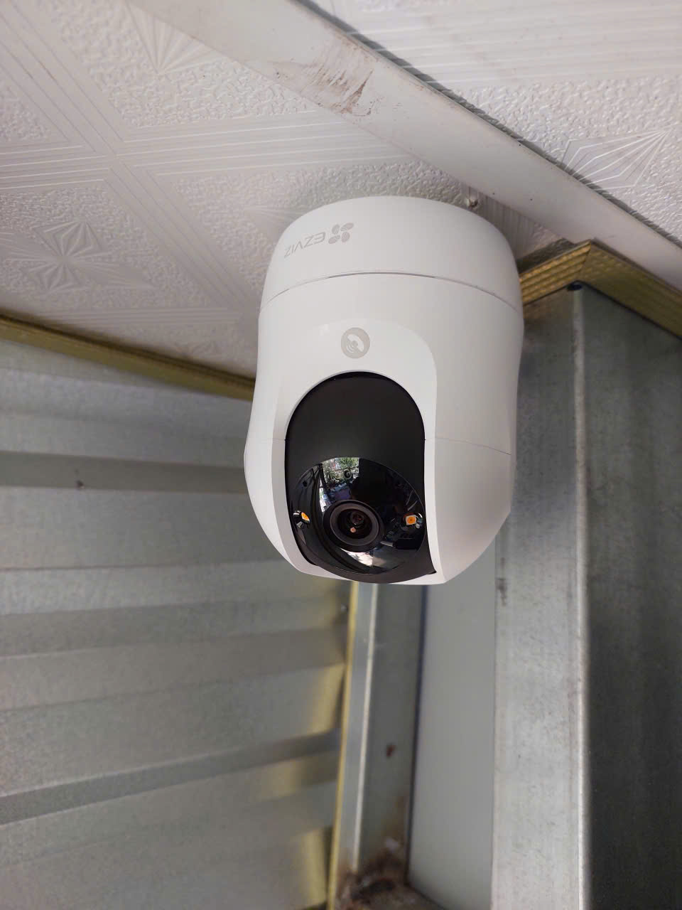 (5.0Ghz) EZVIZ C6N G1 4K (3840 × 2160) - Ban ngày có Chống ngược sáng thực, True WDR | Ban đêm CÓ MÀU | Đàm thoại | Xoay 360 | Thùng 30c