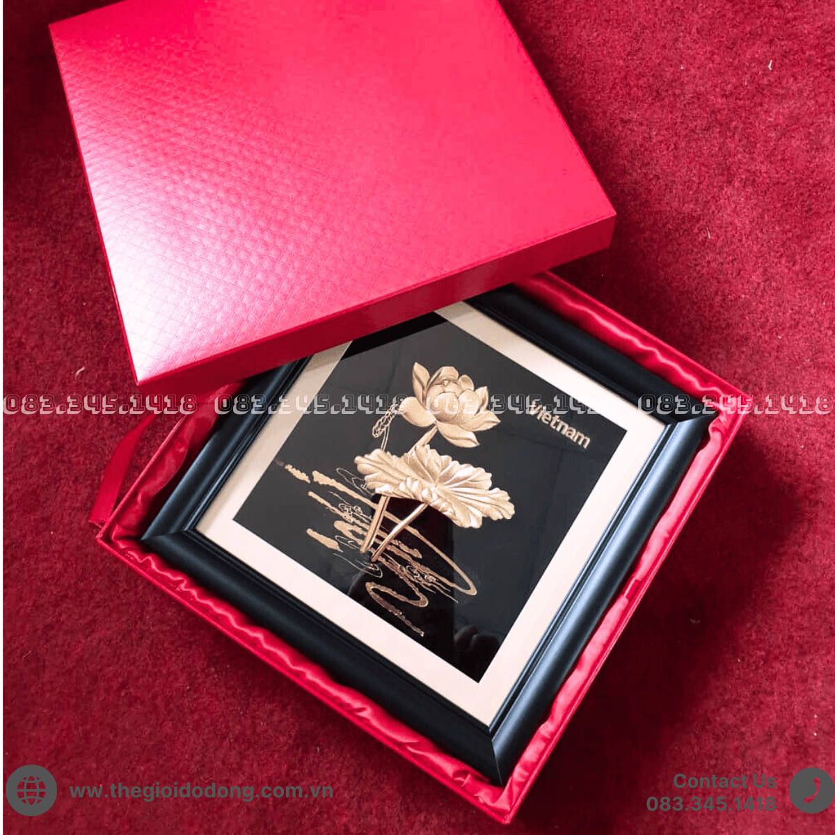 Tranh hoa sen mạ vàng 24k