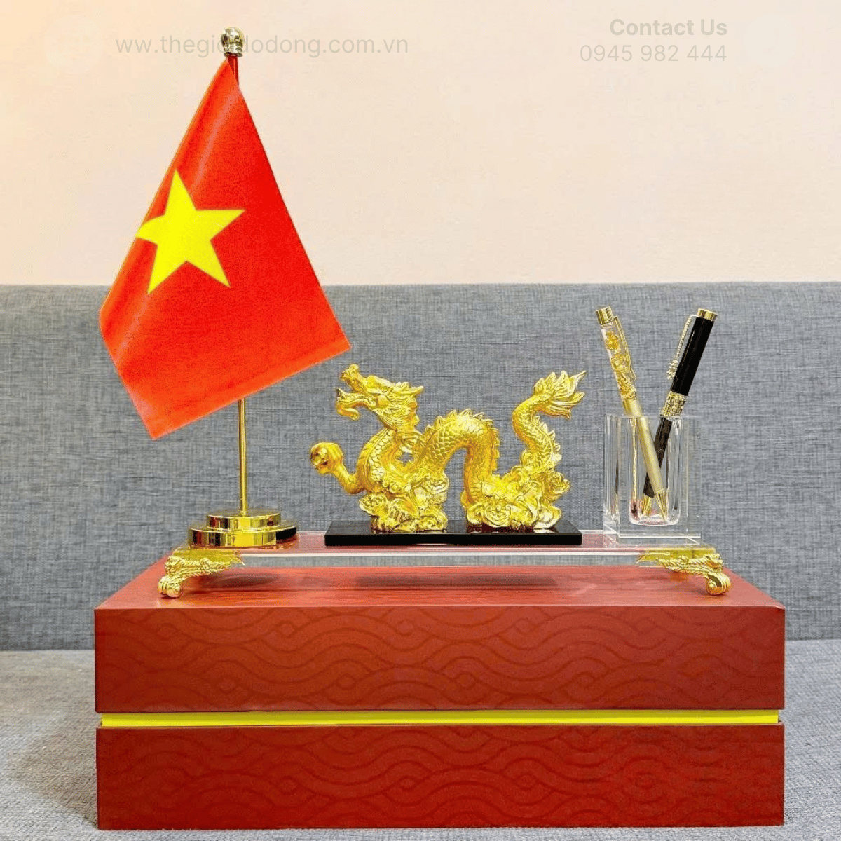 Quà tặng phong thủy để bàn – Rồng Vàng cắm bút cao cấp | Biểu trưng thăng tiến – tài lộc