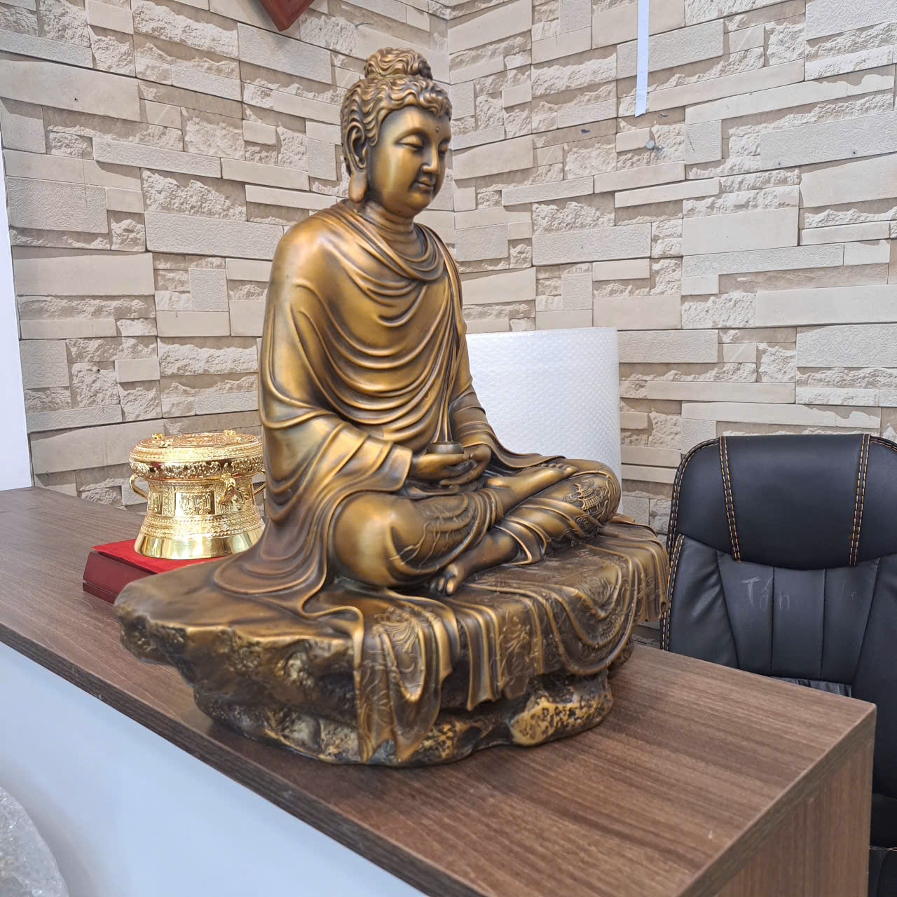 Tượng Đồng Phật Thích Ca – Biểu Tượng Bình An, Trí Tuệ Và Phong Thủy May Mắn