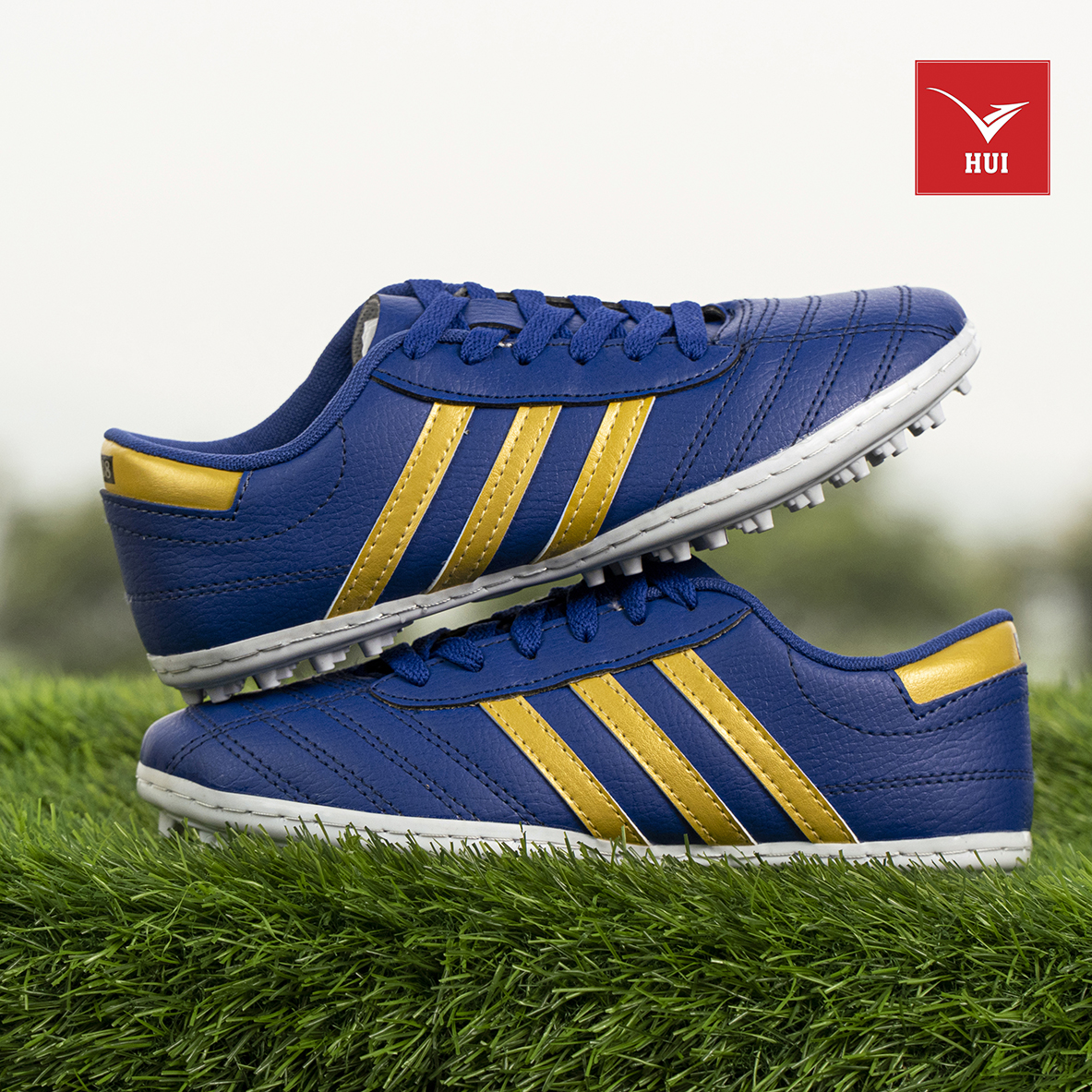 Giày bóng đá Wika 3 sọc Quốc dân